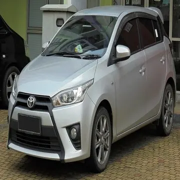 5-door hatchbacks -4-door sedans with Front-engine-front-wheel-drive Used Toyota Yaris (XP150)/Toyota Vios for sale
