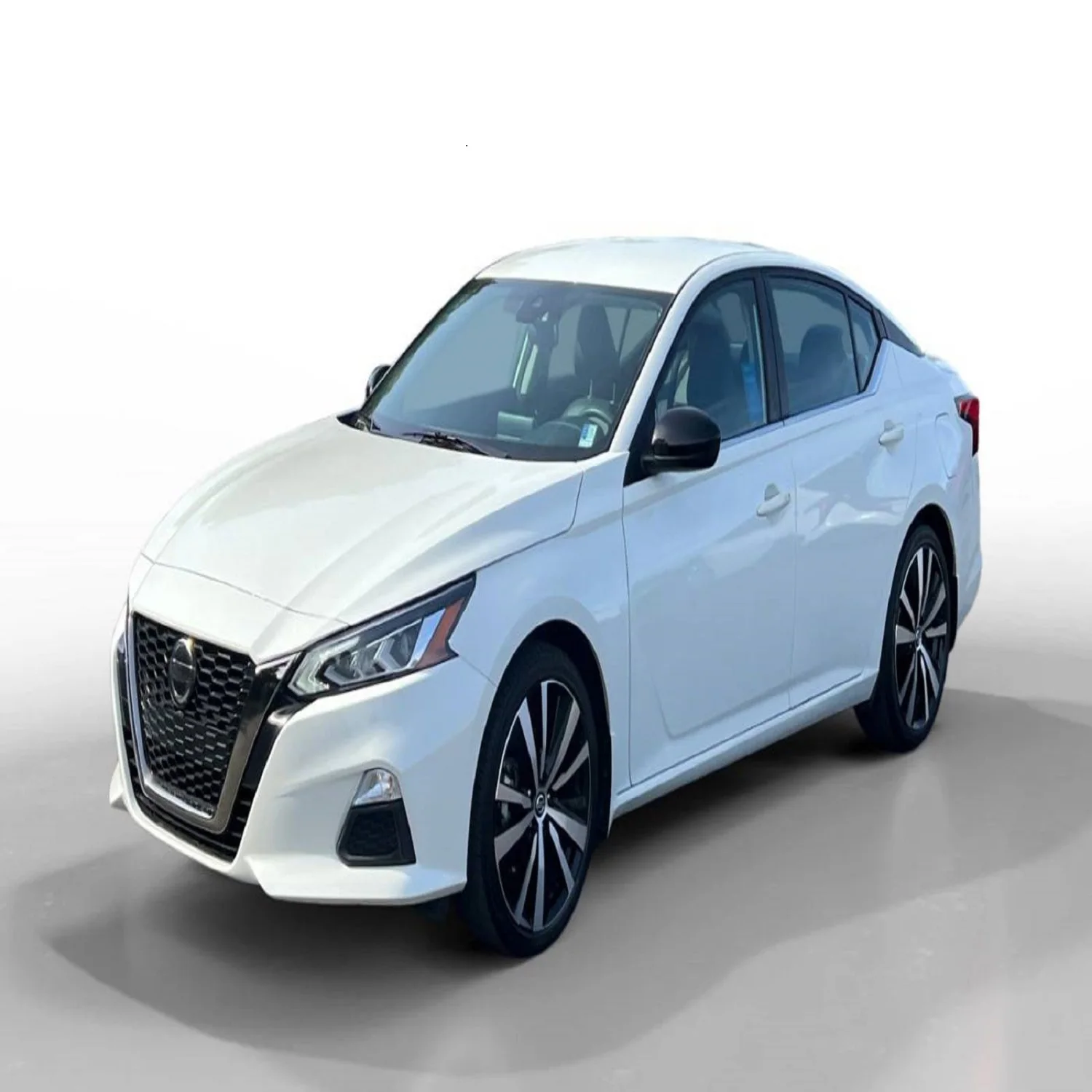 Справедливо используемый 2022 Nissan Altima