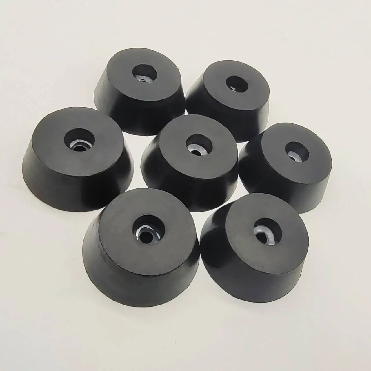 The manufacturer can customize rubber wear-resistant pads and add iron parts internally