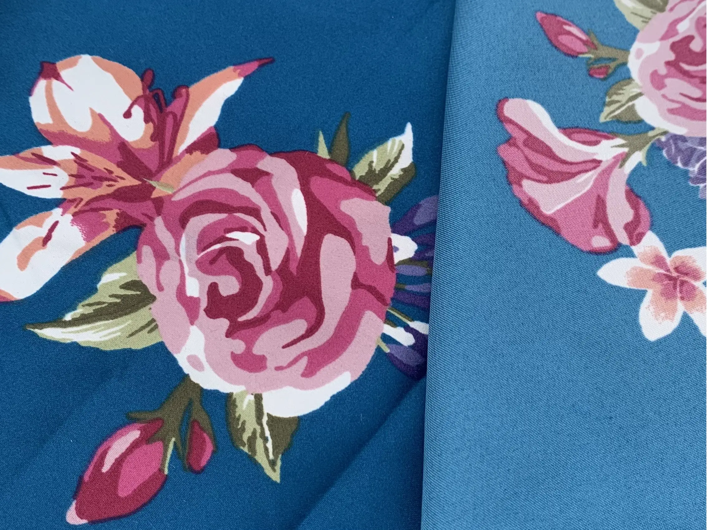 2022 New Arrival Woven Matte Twisted Satin Fabric 100% Polyester Fabric Printed Custom