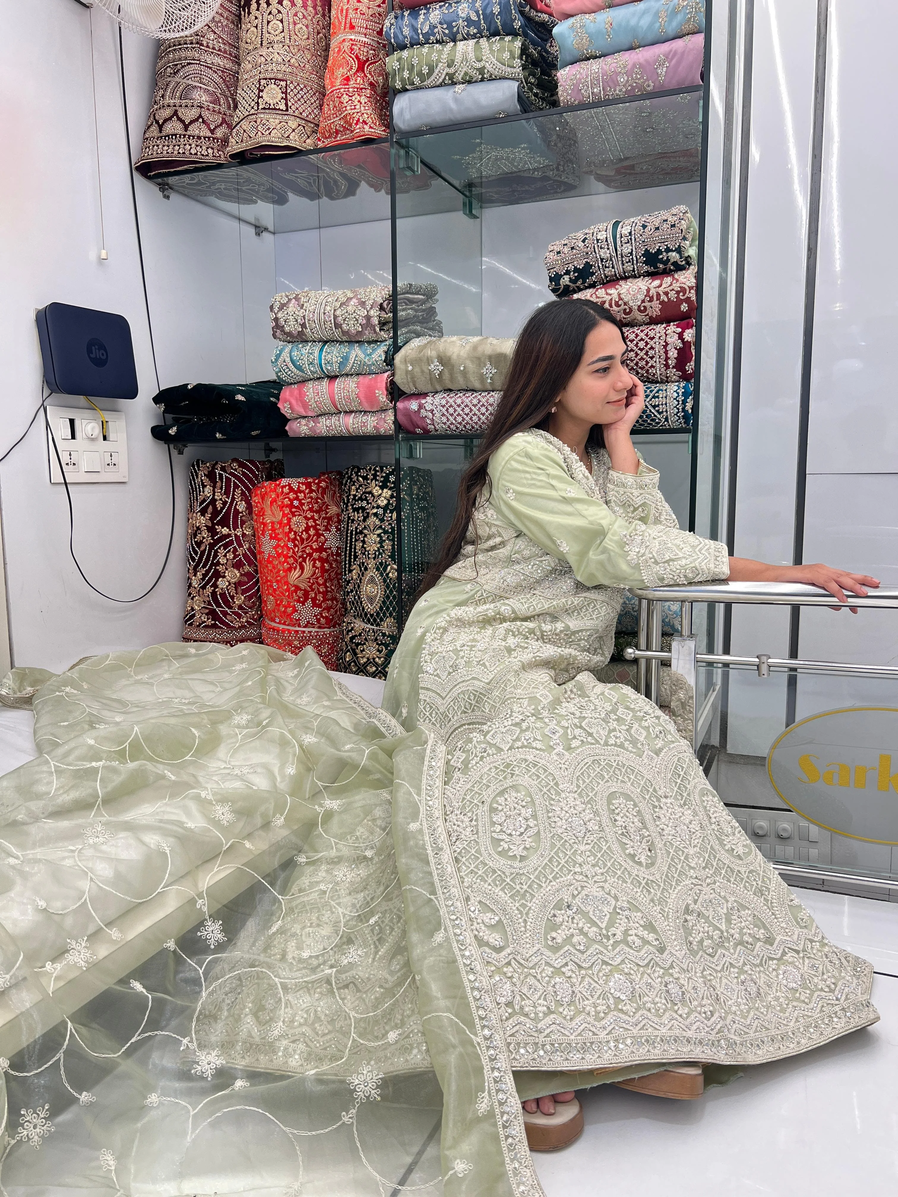 Indian & Pakistani Fashion Heavy Raspberry Bridal Gown for Women New Fashionable Wholesale Price from Supplier