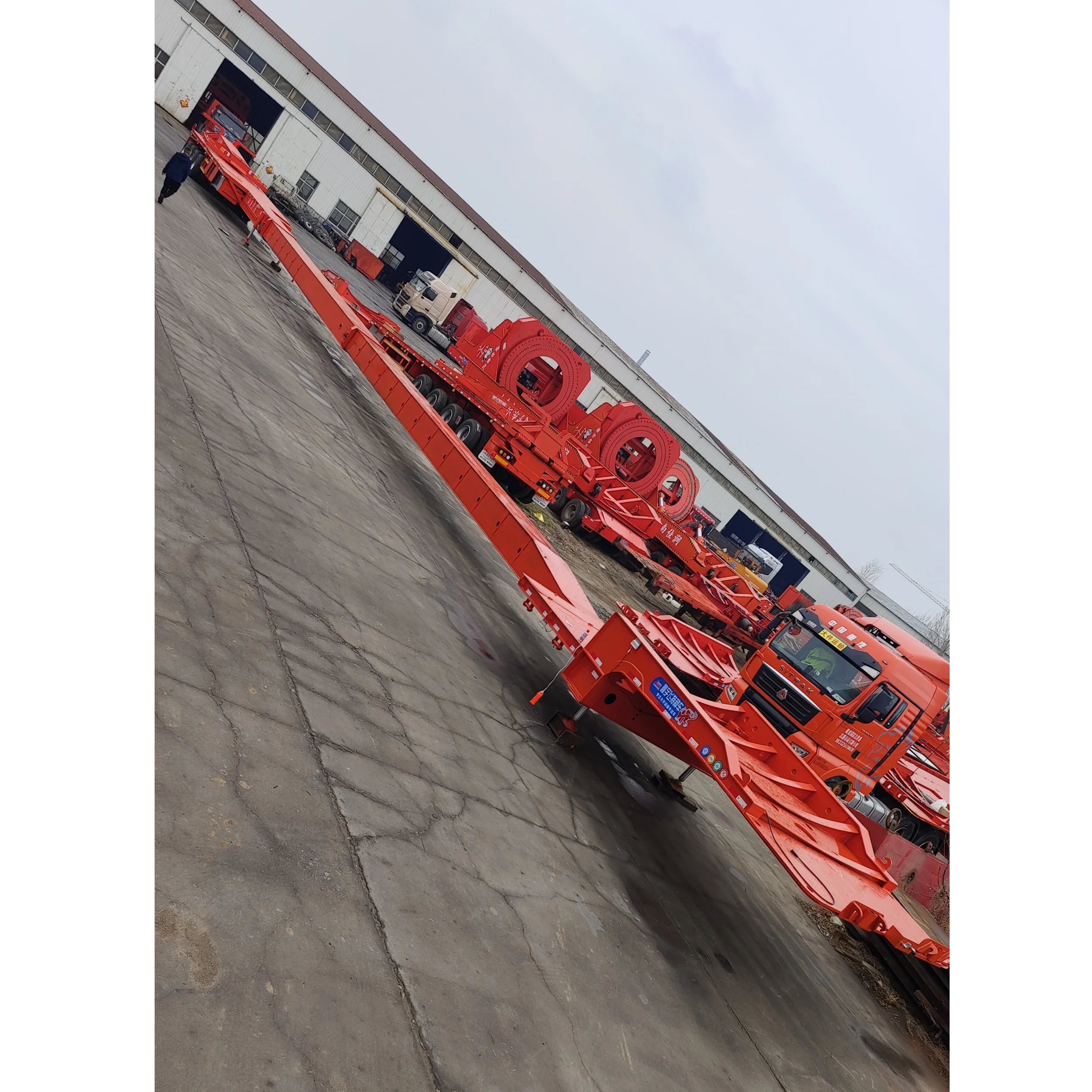 65m 75m long Wind Turbine Wind Mill Blade Truck Trailer 8 Axles In 4 Lines Wind Power Blade Adapter Truck Trailer Turntable