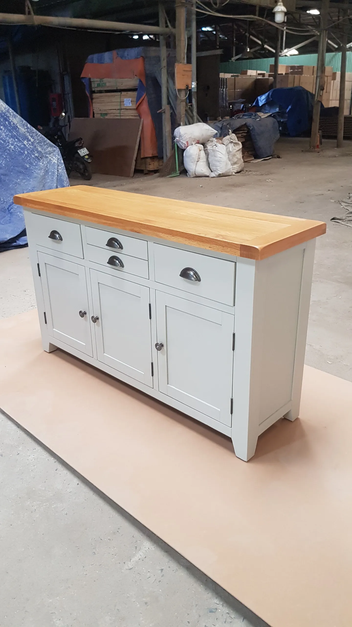 SIDEBOARD 3 DOOR 3 DRAWERS