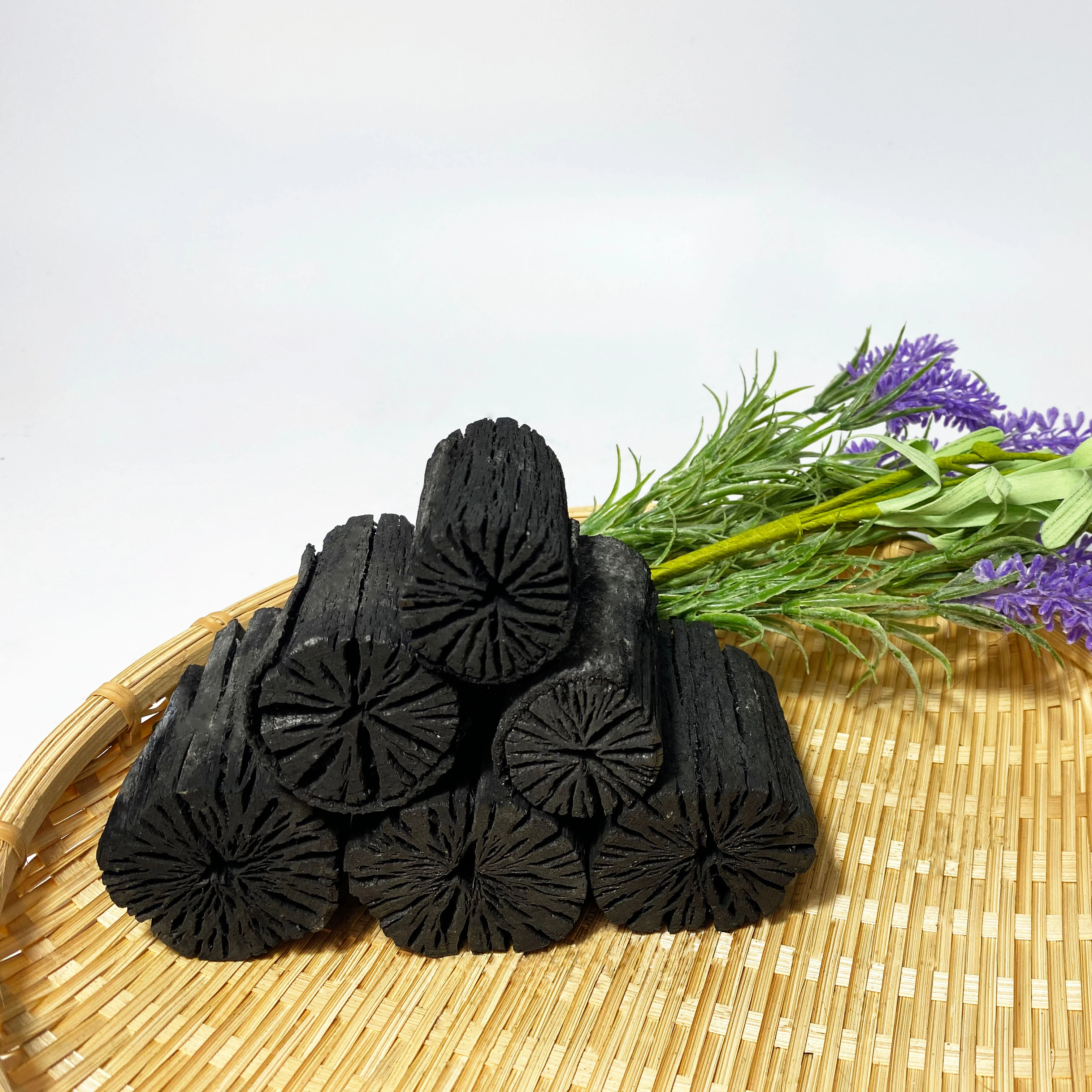 Japanese Standard Oak Charcoal with Factory Price Smockless, Eco-frienfdly for BBQ