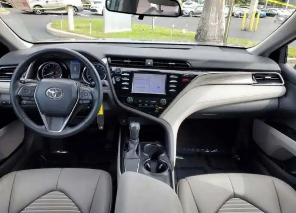 Недорогой седан 2020 Toyota Camry