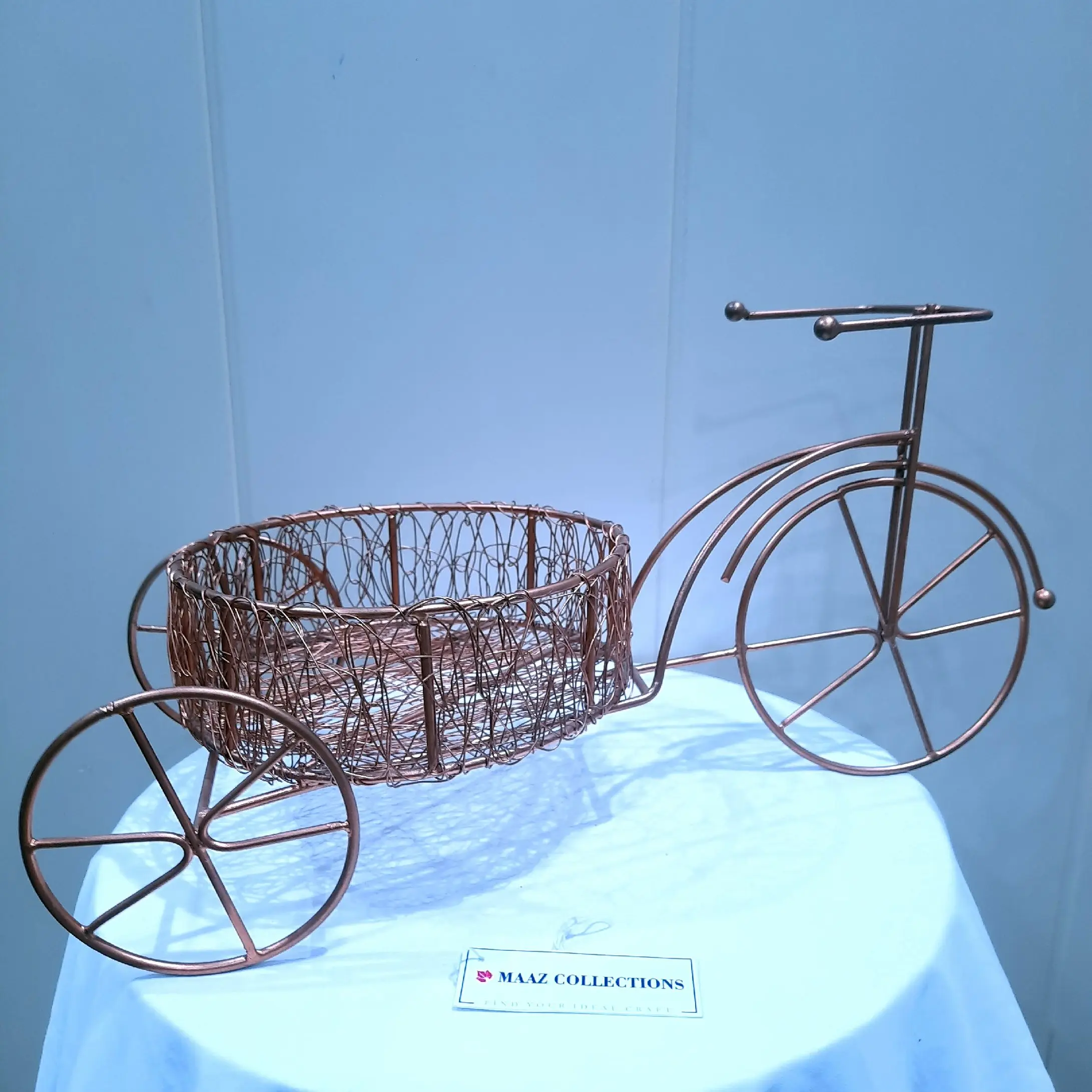 Golden Iron Gift Hamper Basket with Handle with unique design in Round shape Hamper Decorative Food Organizer