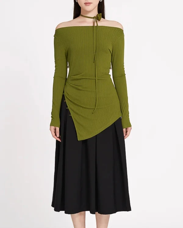 Slipped Style Shirt Enhances The Elegant Beauty Of The Ladies Boat Neck With Long Sleeves And Lop-sided Ruffles On One Side 2024