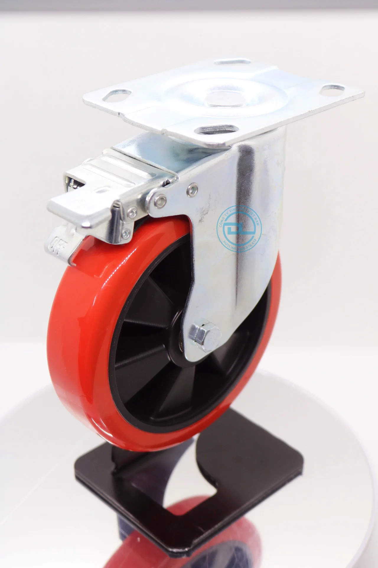 4 Inch Medium Heavy Warehouse Duty Black PP Core Red Polyurethane Revolving Castor Wheels For Trolley