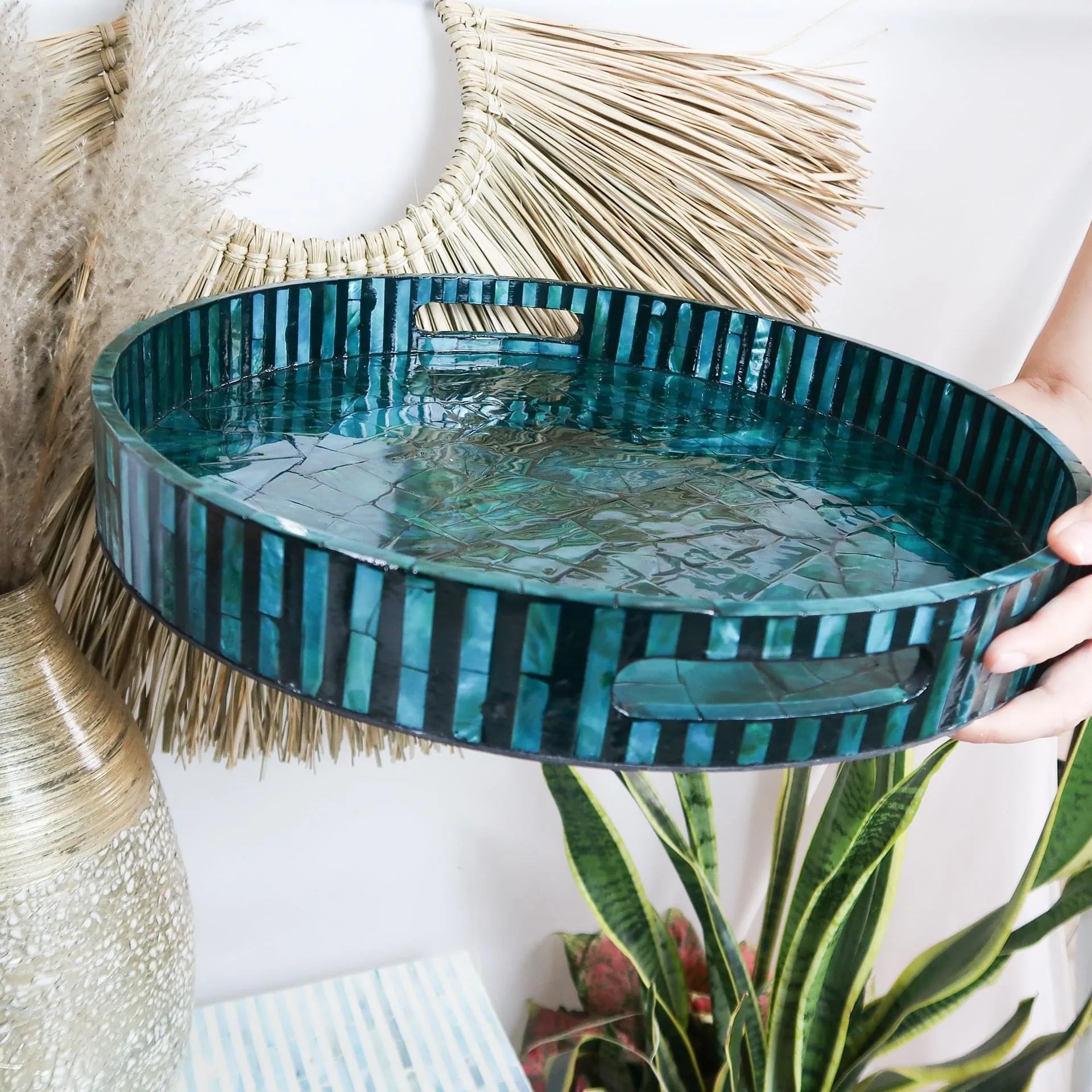 Тренд 2023! Экологически чистый лаковый поднос для журнального столика круглый декоративный с вырезанными