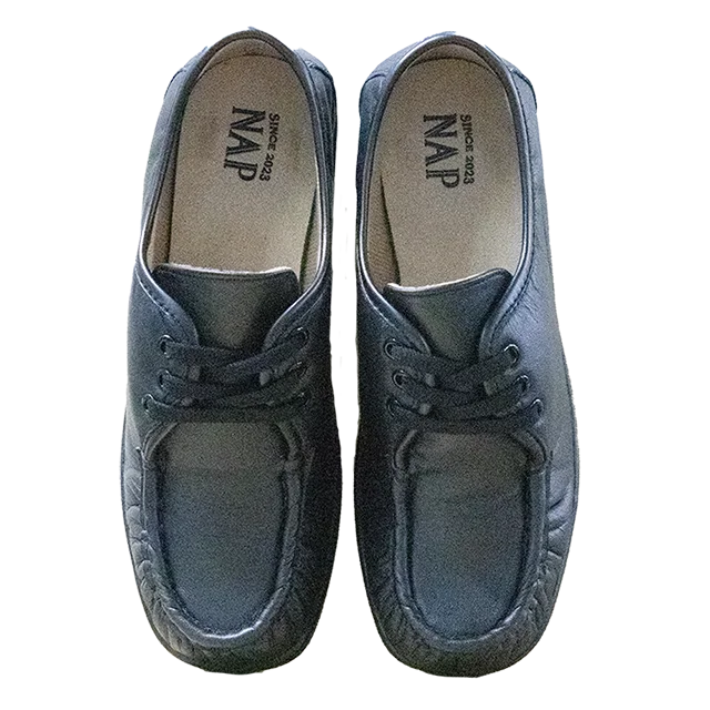 Nurse Shoes Made in Thailand, Featuring High Quality Genuine Leather and Soft, Comfortable Insoles, Essential for Nursing Work.