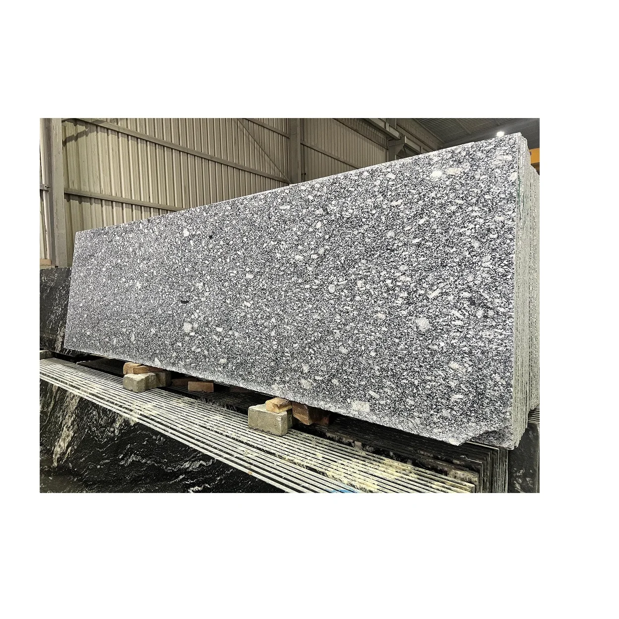 Premium Quality High Polished Smoke Grey Granite Slab Natural Stone Used in Both Residential and Commercial Projects