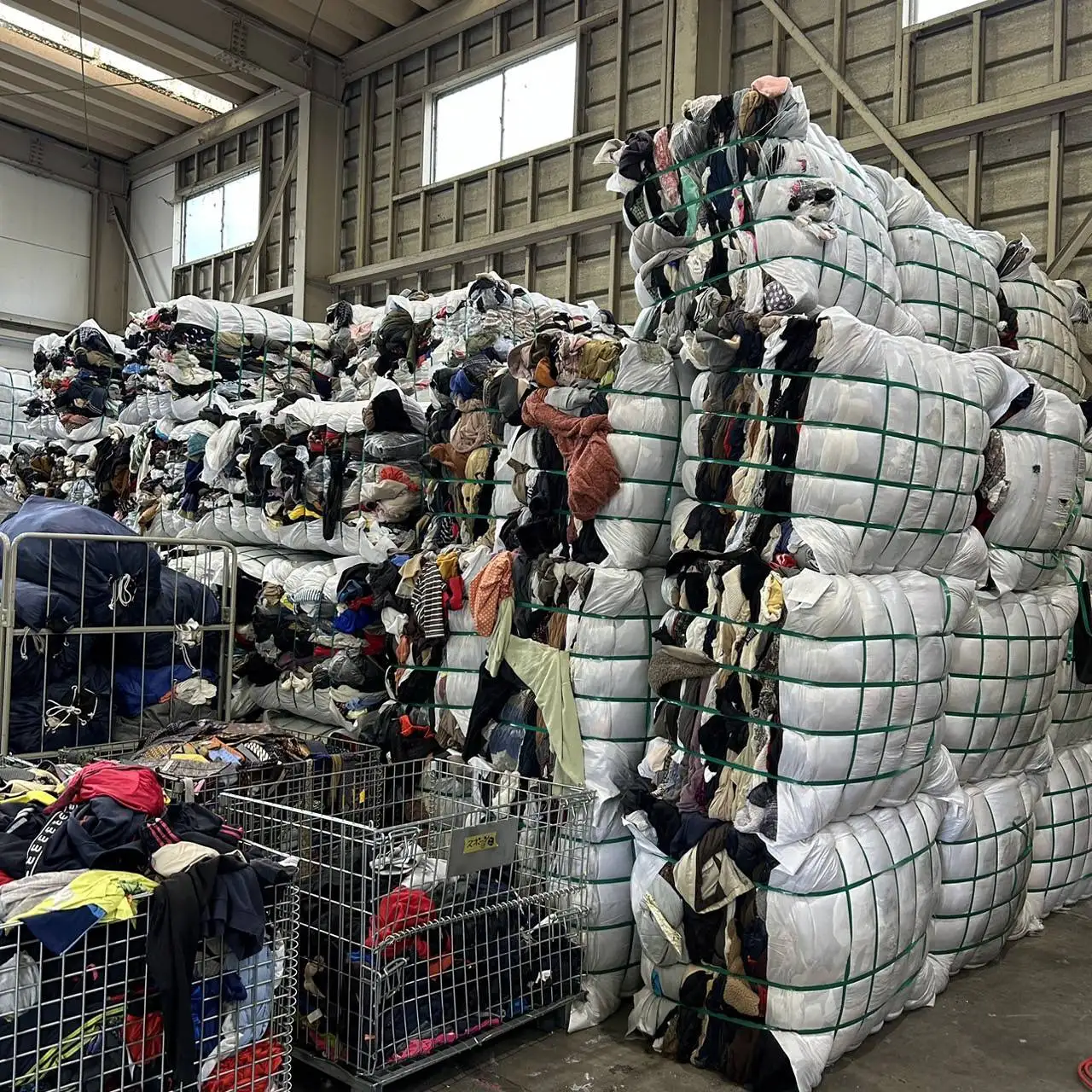 container Premium Wholesale Branded High Quality Bulks Men Women bale Japan Used Clothing Exporters used clothes container