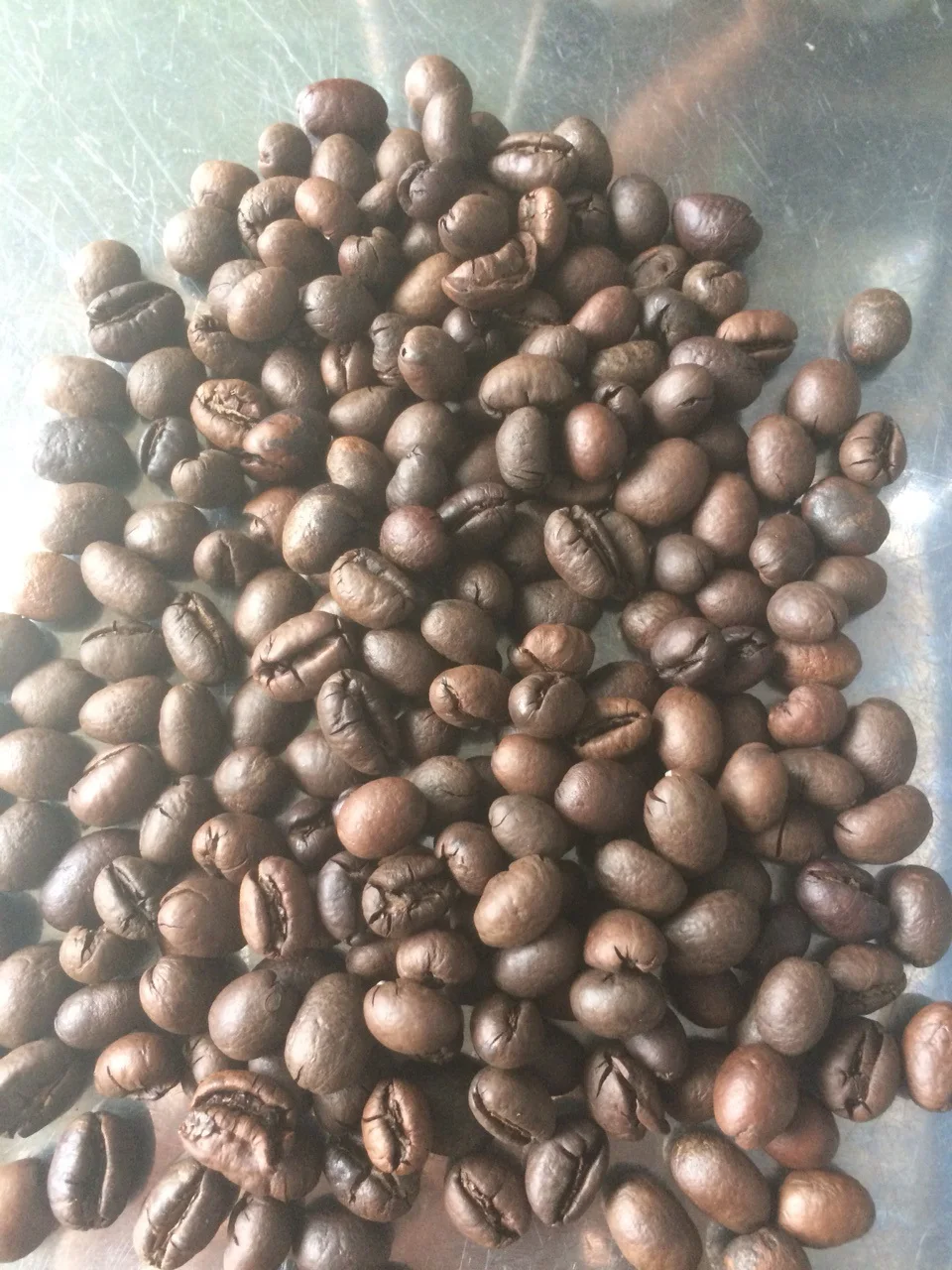Вкусный ЖАРЕНЫЙ КОФЕ Robusta Arabica в зернах органический свежий с высококачественным темным чистым ароматом