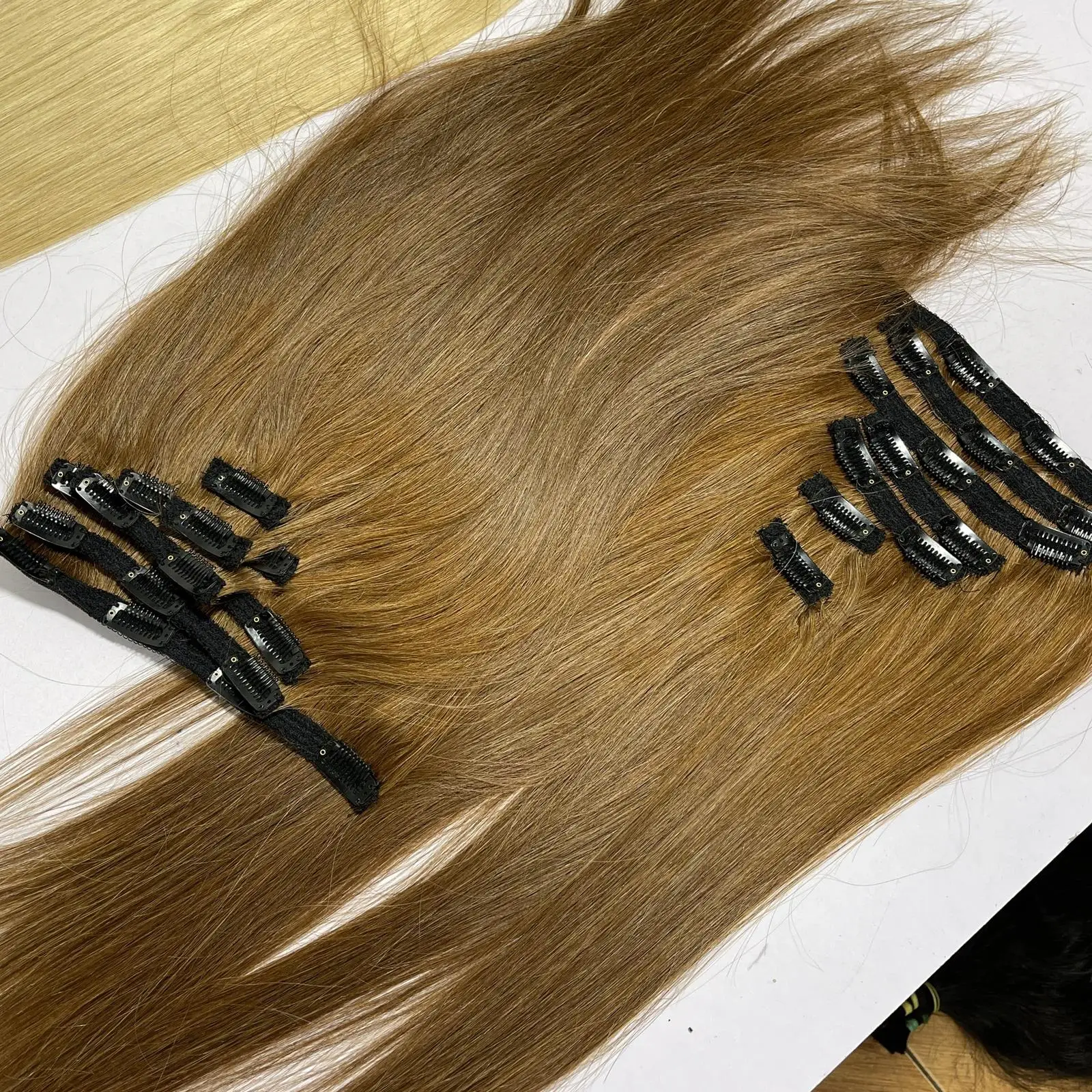 Заколка для волос с прозрачной рыбкой