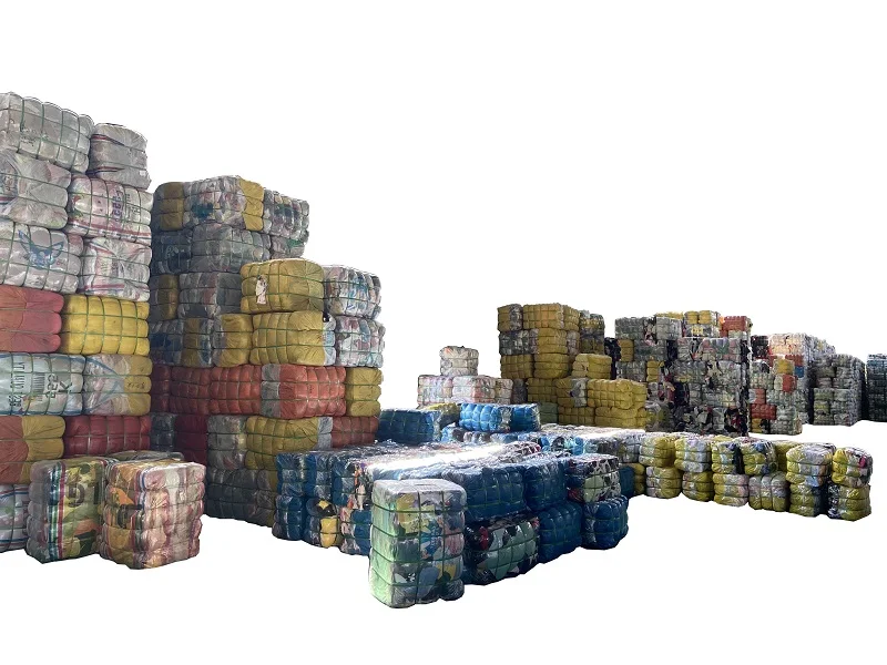 Stock Up and Save: Wholesale Prices on Mixed Clothing Bales!