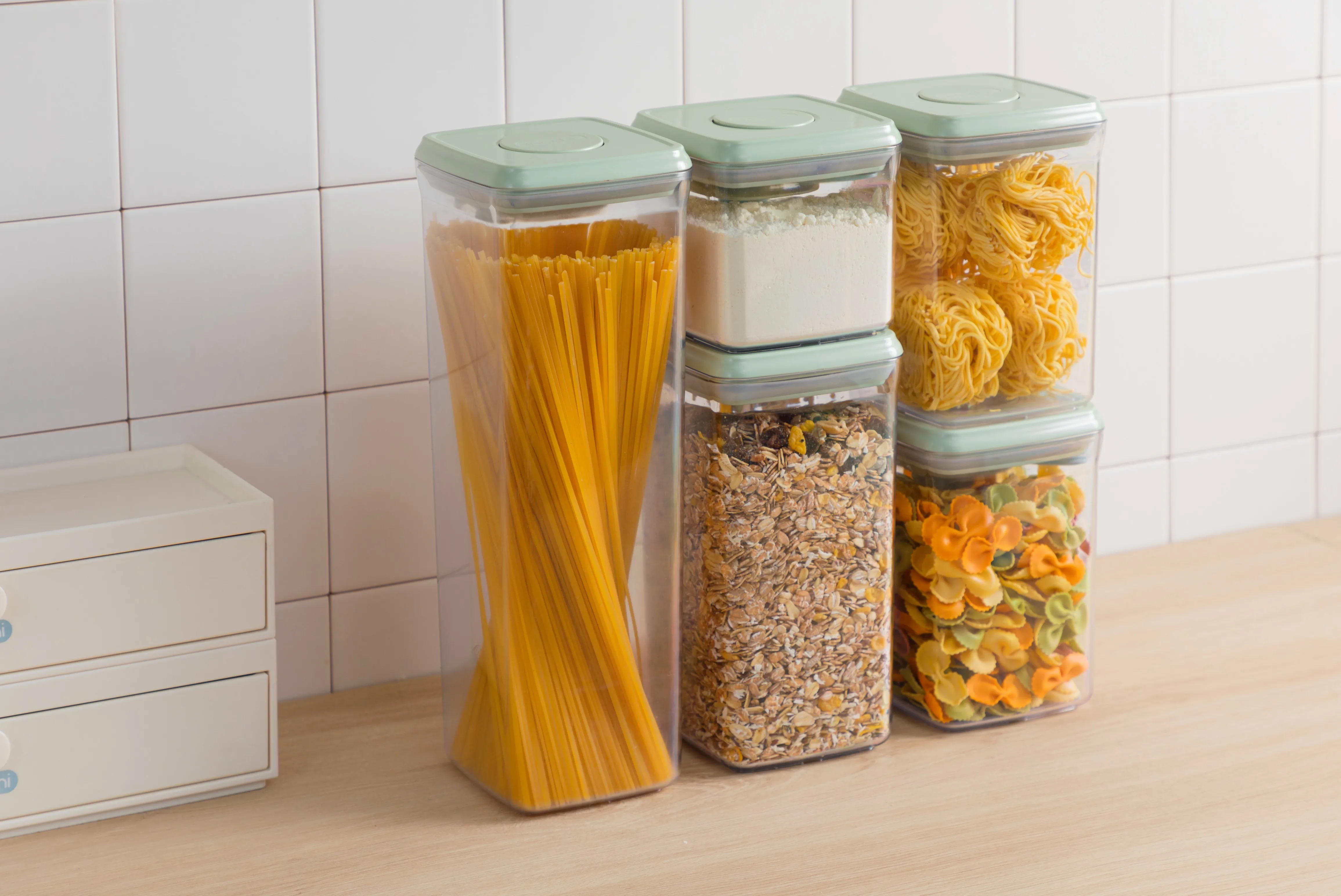 Hot Arrival 3-Piece Hokkaido Dry Food Container Set Super Tight Transparent Air Tight PP Plastic Various Modern Kitchen Spice