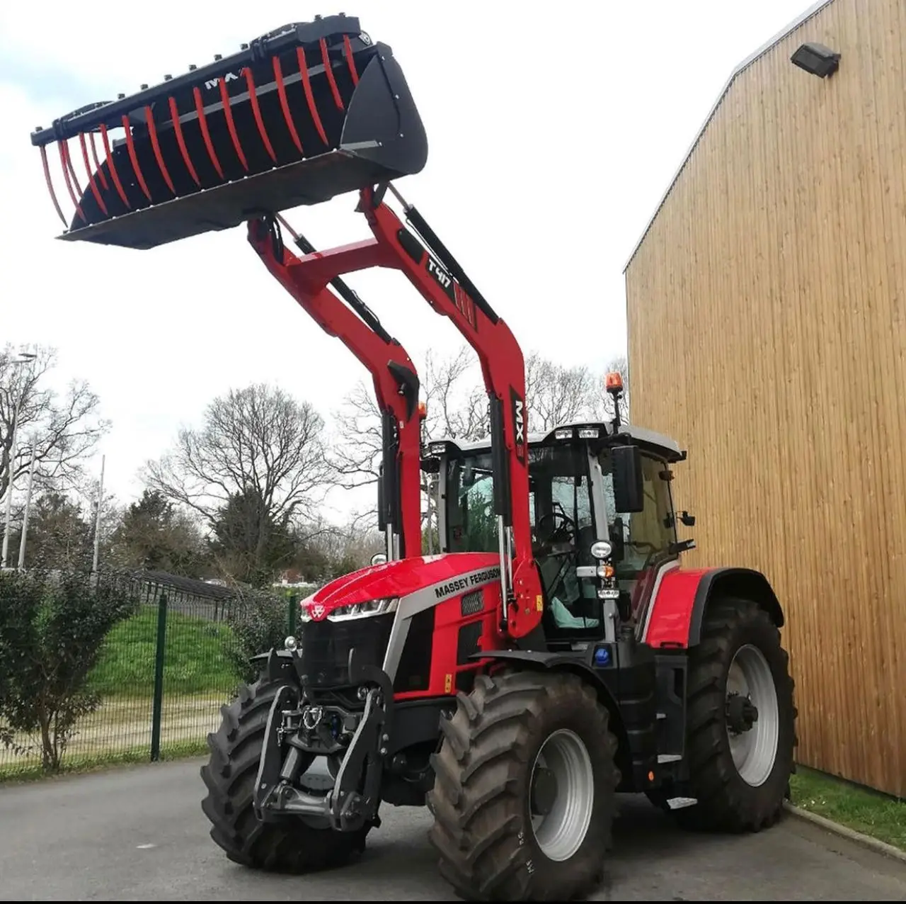 Трактор MASSEY FERGUSON 290 4WD б/у по доступным ценам