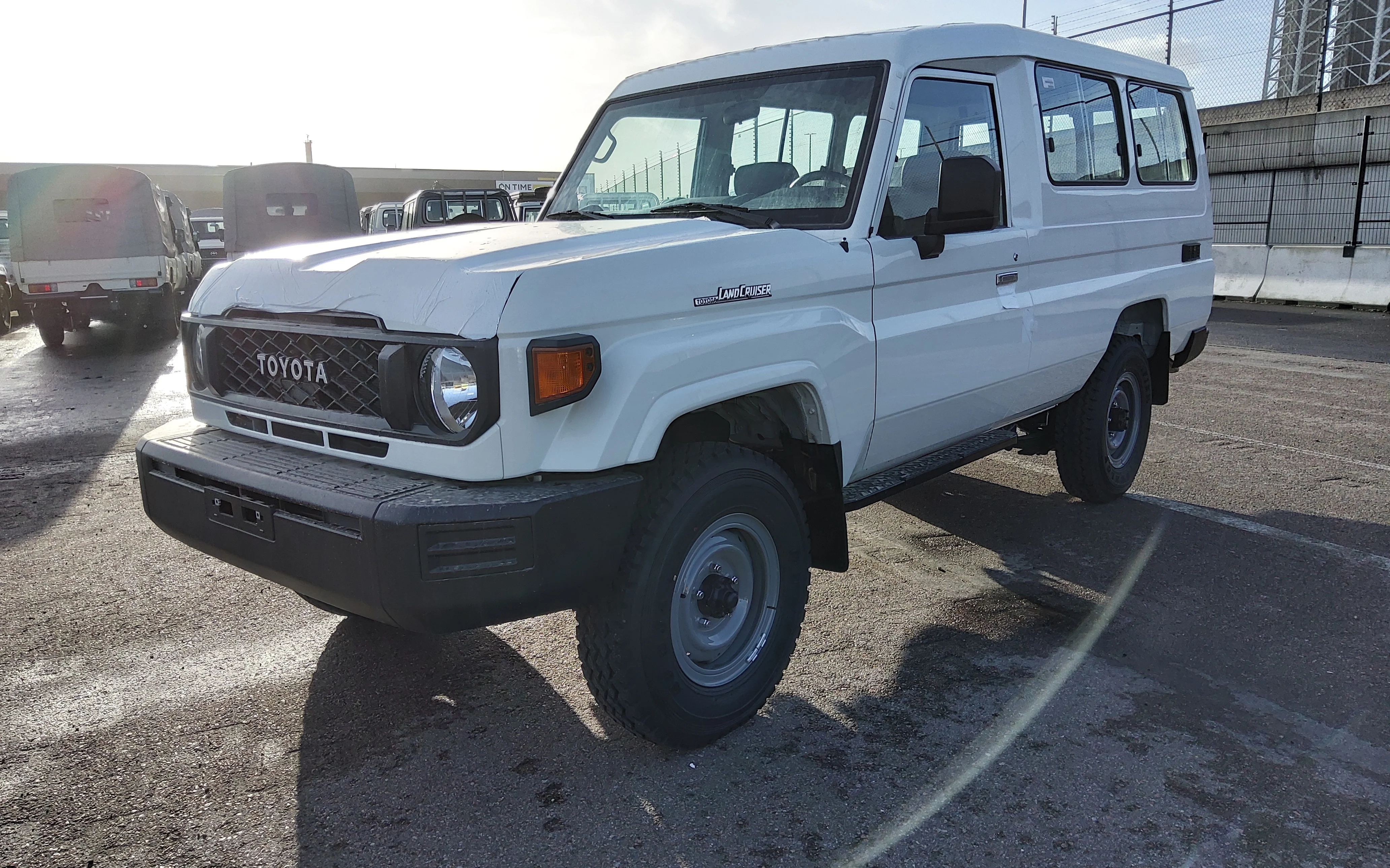 Land Cruiser 4x4 HZJ 78 металлический Топ тропическая Версия Совершенно новый автомобиль 0 км никогда не регистрировался ref 3182