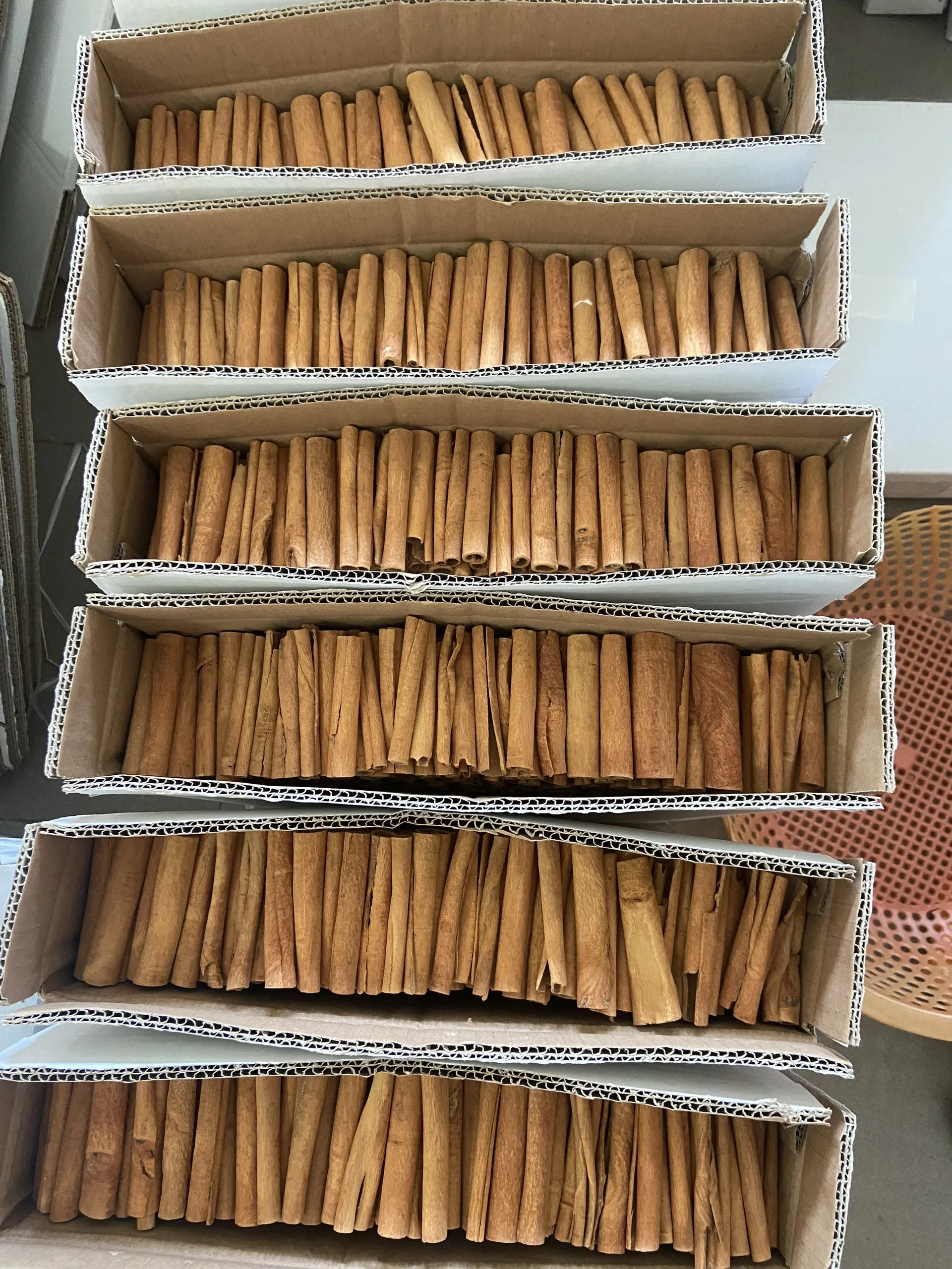 VIETNAM CINNAMON CASSIA STICK/ BROKEN CINNAMON/ CASSIA VERA CIAGR CASSIA POWDER GROUND ORGANIC BEST PRICE