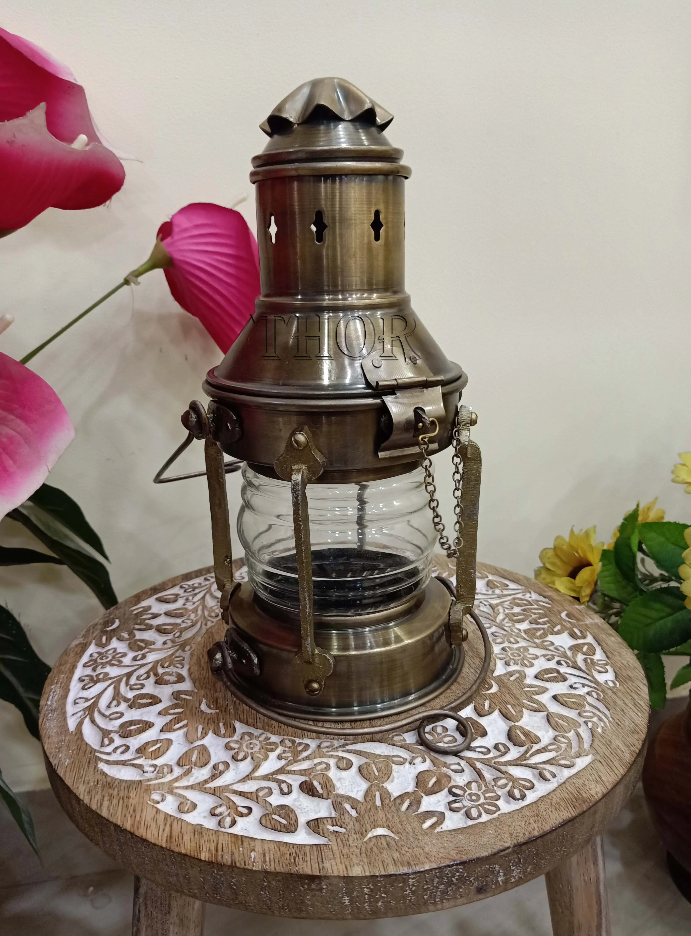 Antique Lantern Antique Brown Brass Oil Lamps for Indoor Use Transparent Lampshade Glass with Fire Control Knob Front Light
