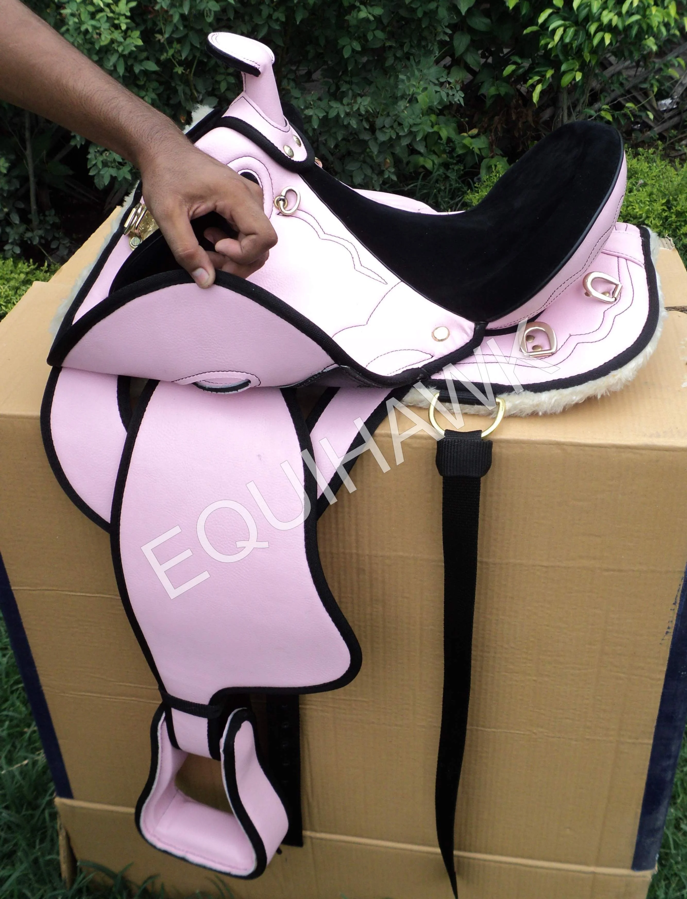 LIGHTWEIGHT SYNTHETIC AUSTRALIAN STOCK SADDLE WITH COMPLETE MOUNT BRASS FITTING WOODEN TREE HORSE SADDLE