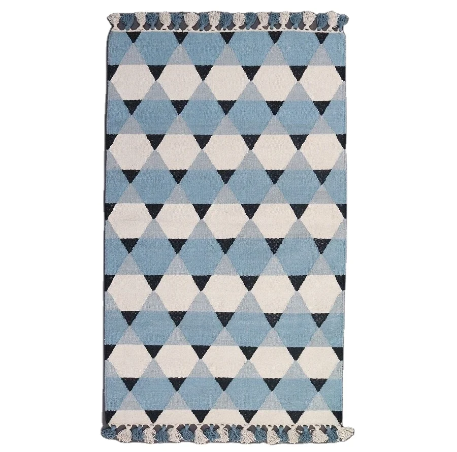 Треугольные коврики из