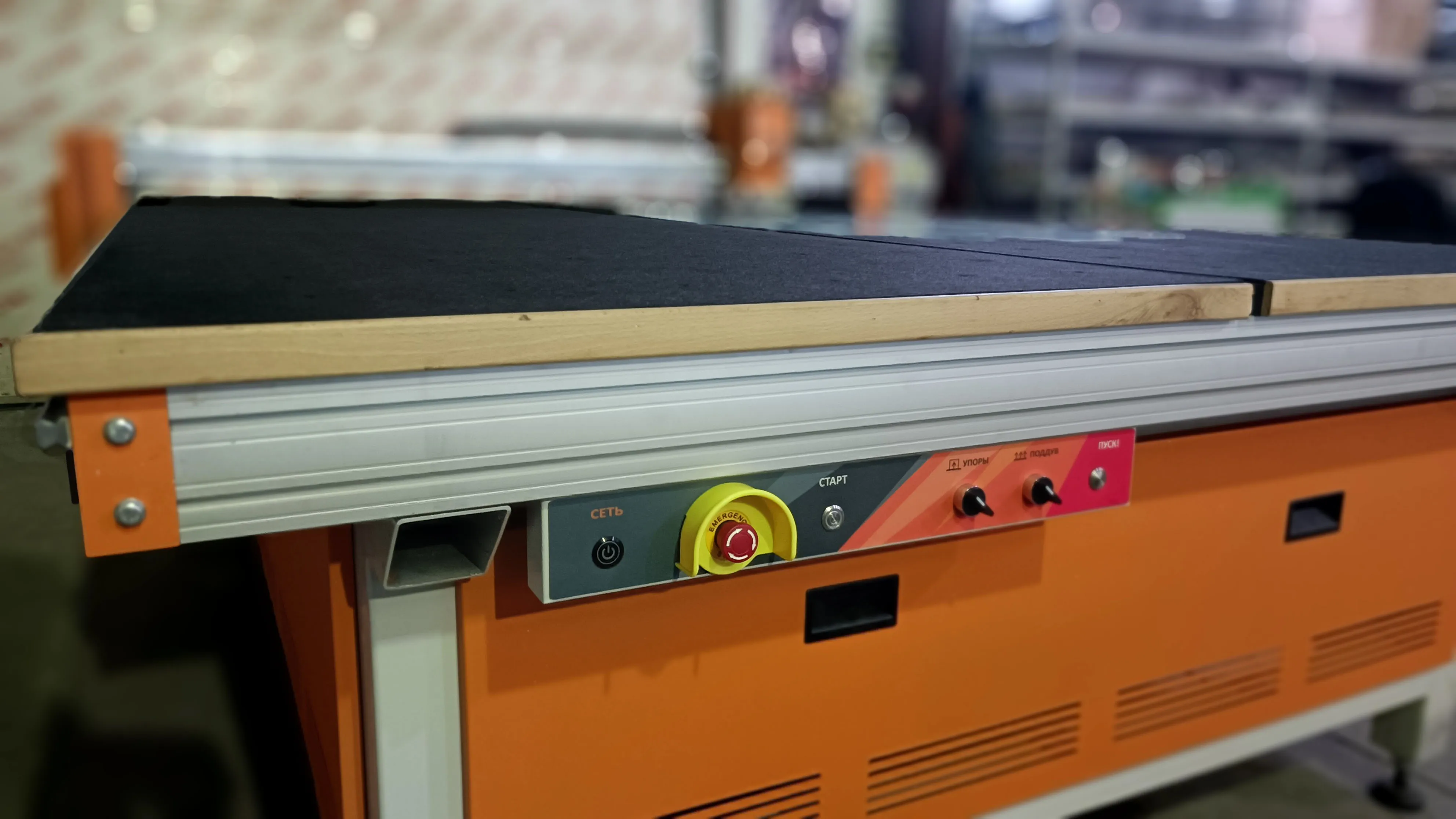 Professional CNC glass cutting machine Sherhan 1828 equipment for linear and curved cutting of glass and mirror sheets
