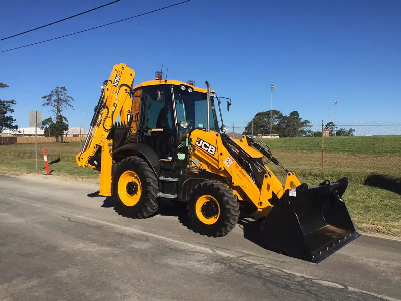 used JCB 3CX backhoe loader in lowest price with high quality