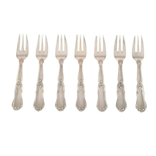 Набор металлических столовых приборов