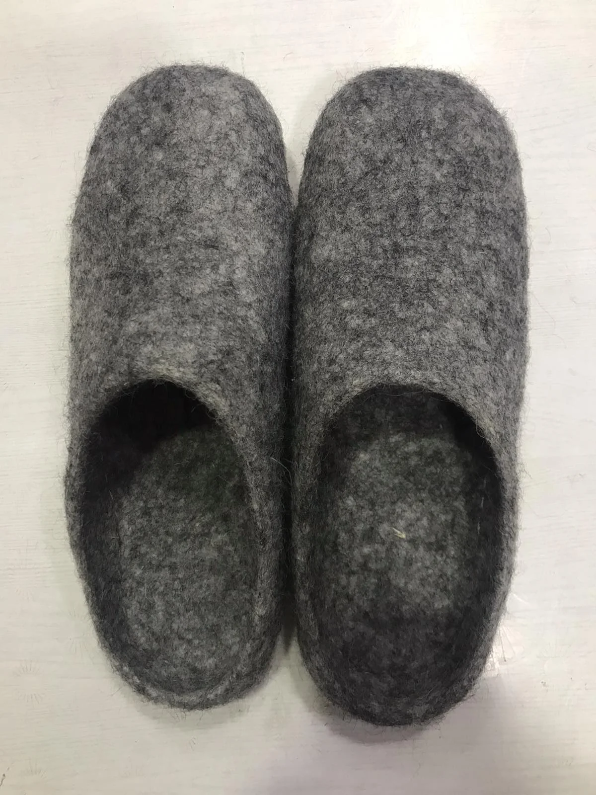Felt slippers custom size outer sole handmade multi color unisex wool slippers 100% sheep wool slippers handmade in Nepal