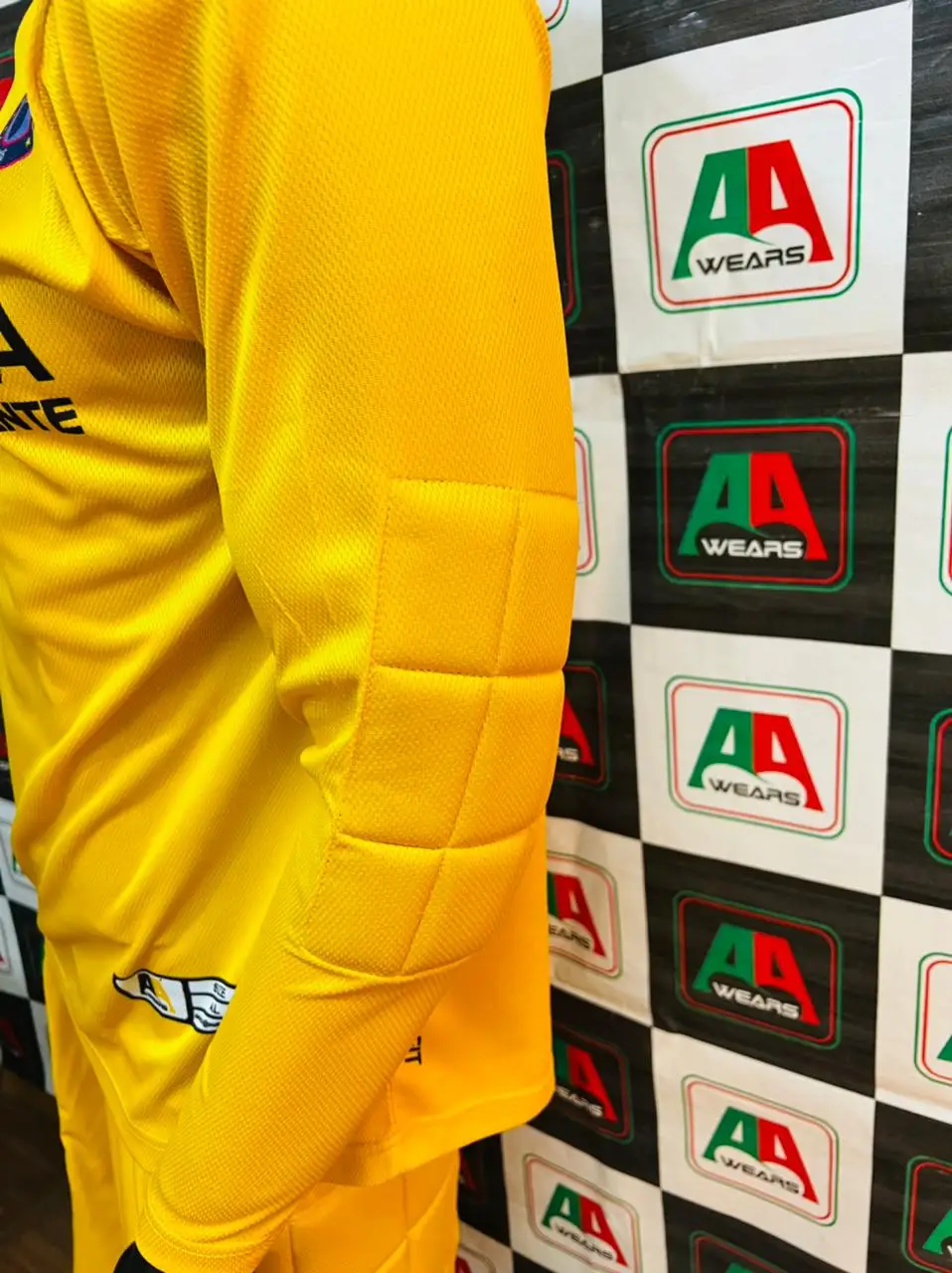 Goal Keeper  Elbow Pad Knee Pad Sublimation Cheap Soccer Full Customization  Logo Socks Quality OEM Jersey Shorts Full Sleeves