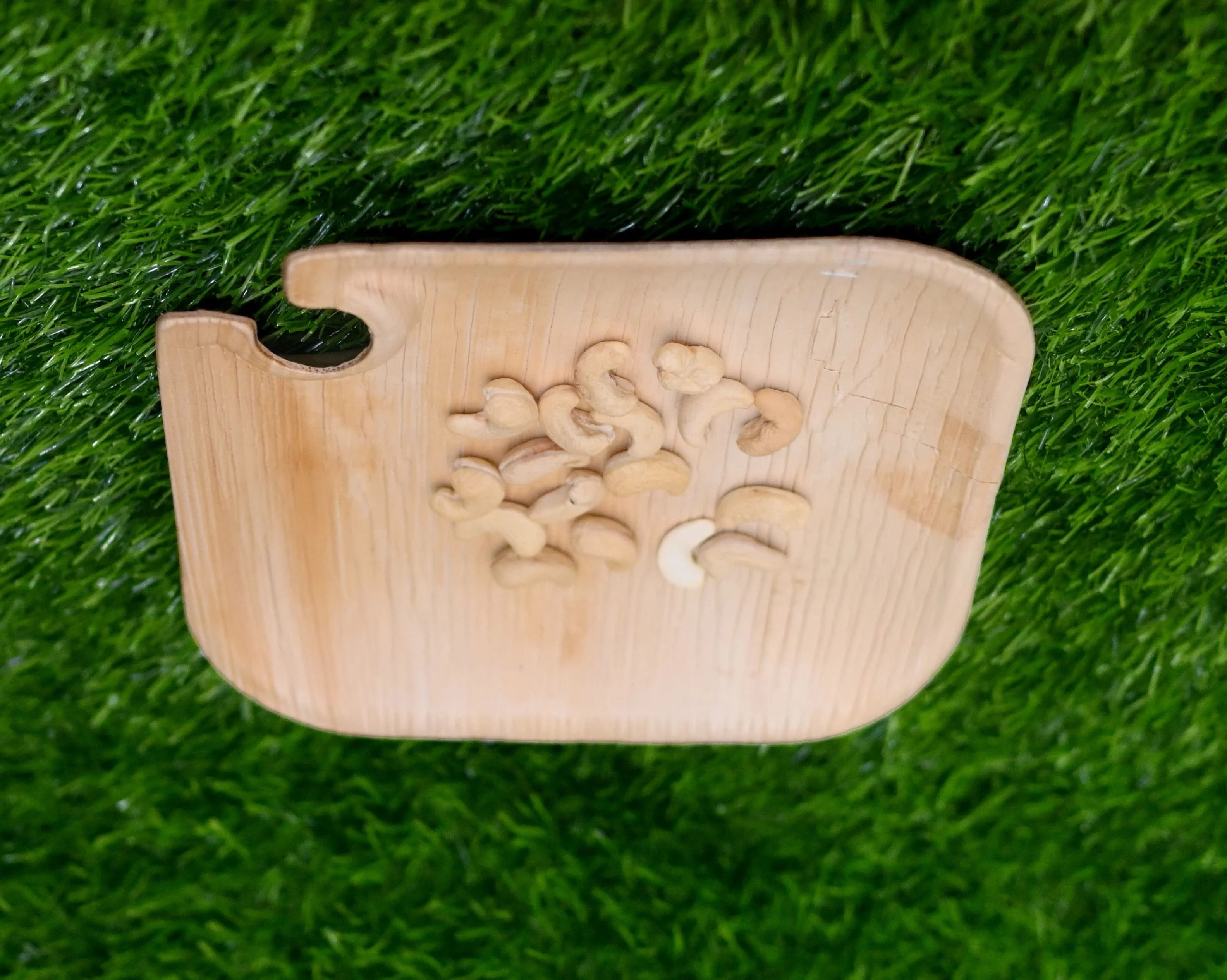 Excellent Quality New Disposable Areca Palm Leaf Plates/Palm Leaf Wine Plate Made To Order Glass Holder Pack of 100 Pcs