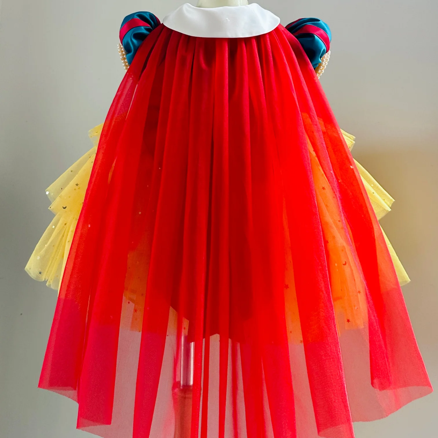 High-Tiered Three-Tiered Princess Outfit Baby Girls Large Size Cartoon Snow White Cape Dress Autumn Party Mesh Fancy OEM ODM