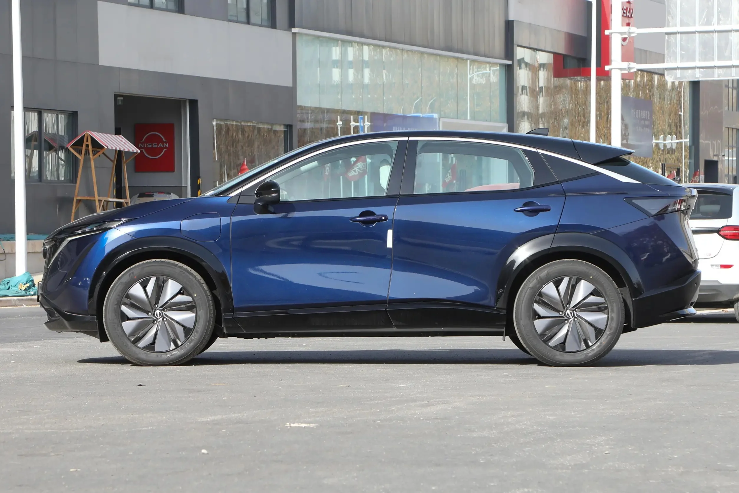 NISSAN ARIYA 4WD EV 2022 Новая Энергия 623 км Электромобиль 559 экспорт в наличии Китай