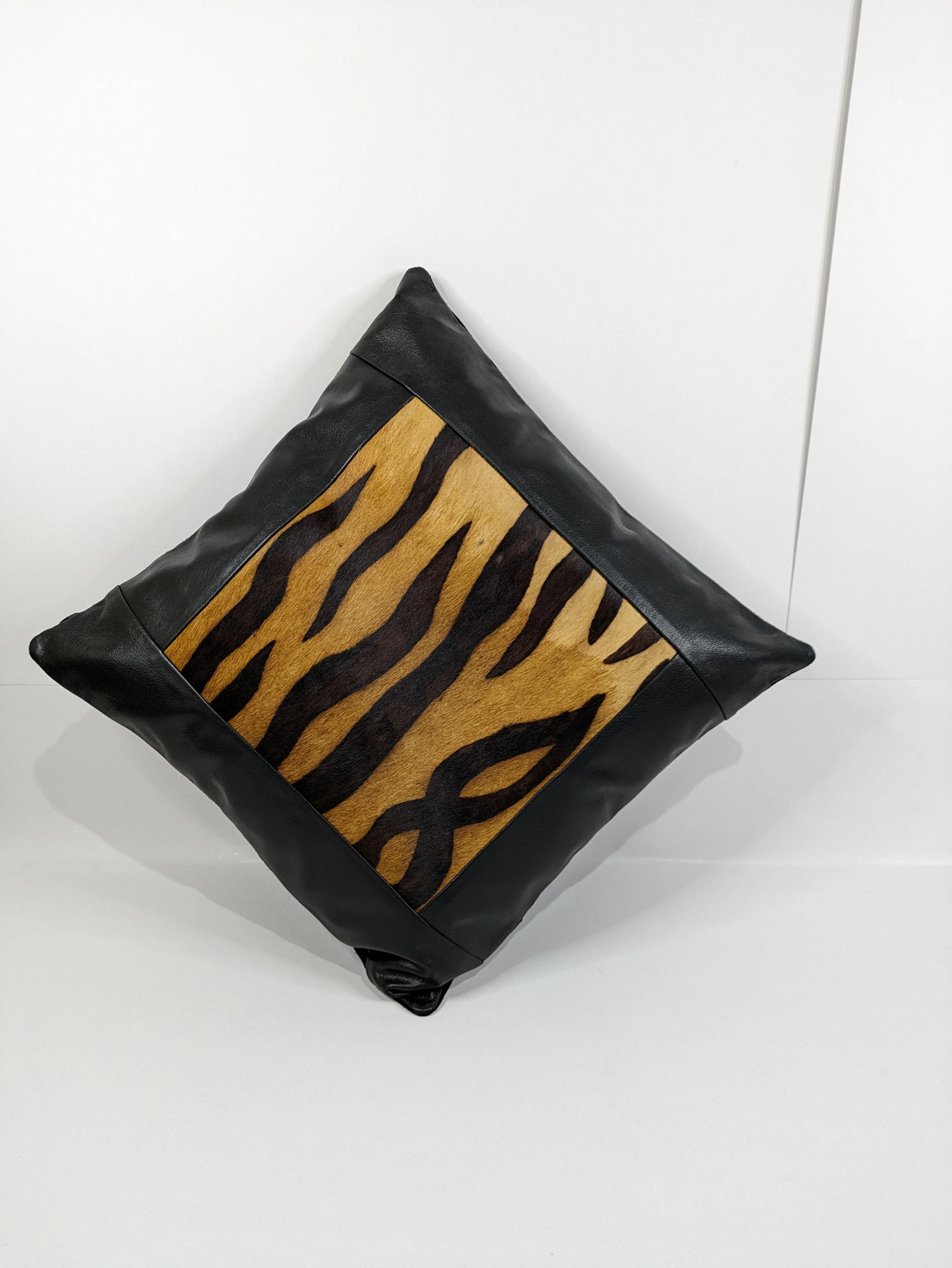 Design Beautiful Hair-on Cushion Pillowcase Home Decorative Sofa Cushion Cover & Seat Pillow Case Wholesale Custom New Handmade