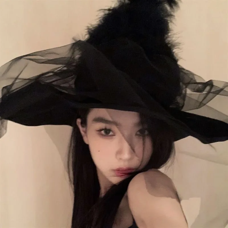 Kendall Jenner-Inspired Halloween Party Witch Hat with Feather and Mesh for Wizard Cosplay Christmas Hat