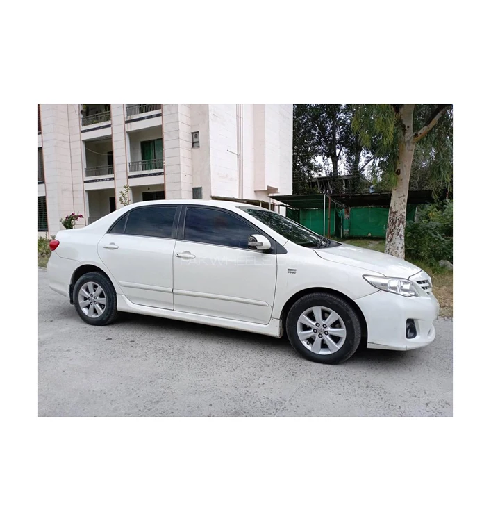 Довольно подержанные автомобили Toyota Corolla XLi 1.6L Limited