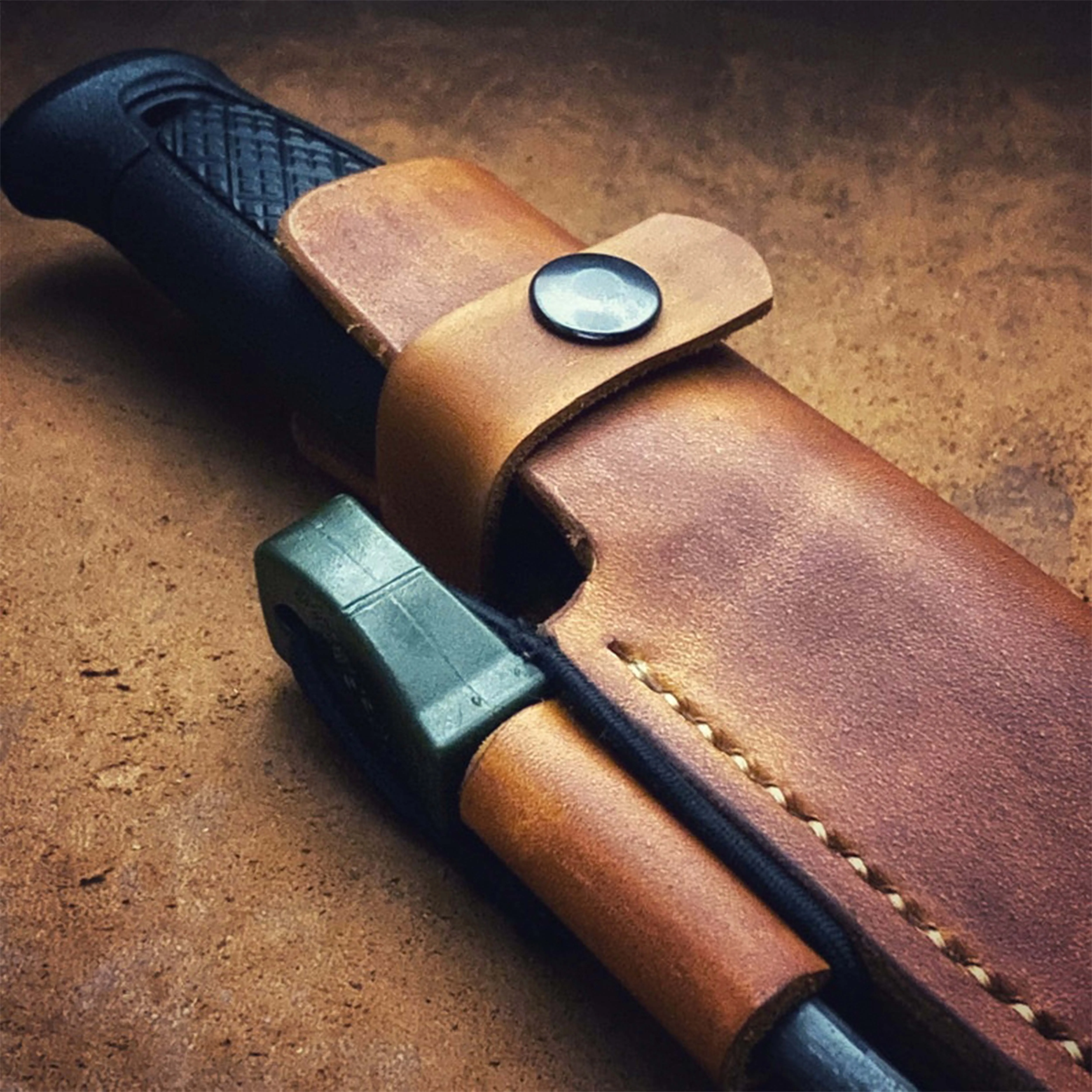 High Quality Hot Selling Factory Price Rich Grain Leather Sheath for Fixed Blade Knives Hunting Knife Folding Knives Industrial