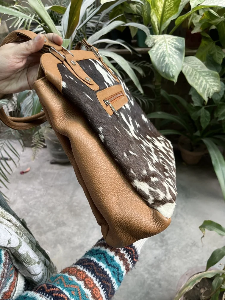 Western Style Double Handle Cowhide Fur Crossbody Bags High Quality Fashionable Front Zipper Real Leather Sling Bag For Women