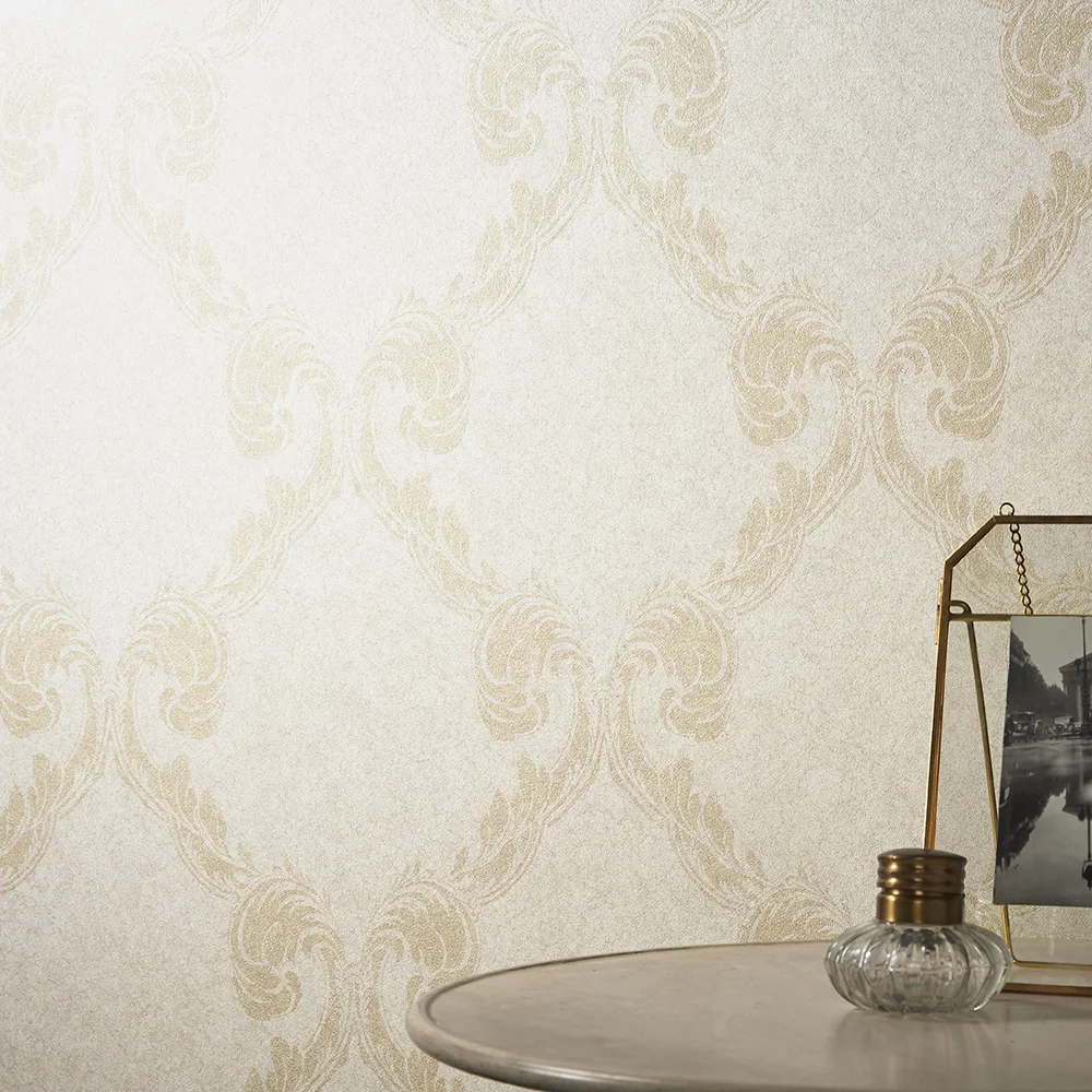 Large white and black damask-patterned durable wallpaper made in Japan creates a rich atmosphere.
