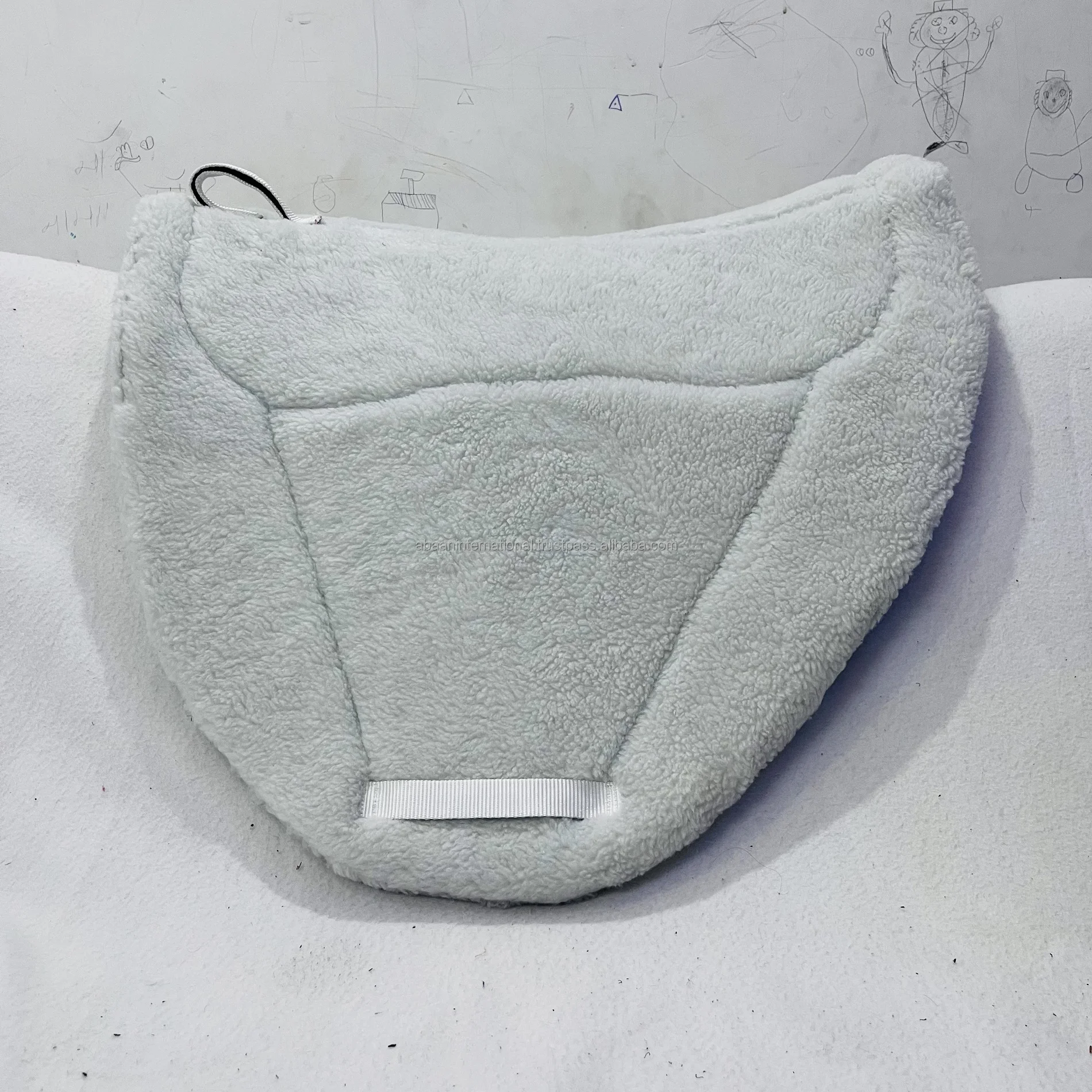 MODIFIED FULL FLEECE SADDLE PAD FOR HORSE WITH FLEECE LINING CLEAN & STRONG STITCHING LOW PRICE OEM LOGO COLOR EMBROIDERY 2024