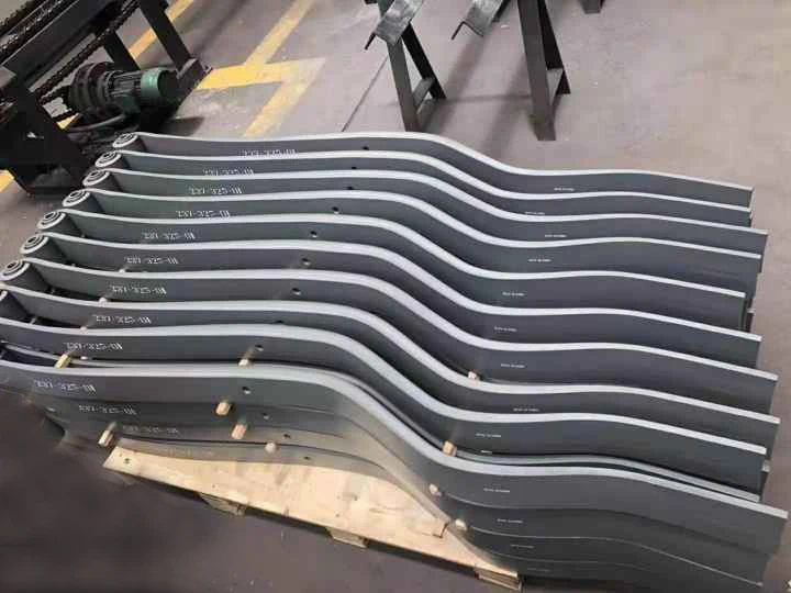 volvo trailer  leaf spring  fl220  slipper  leaf spring 237325 with bushing and center bolts