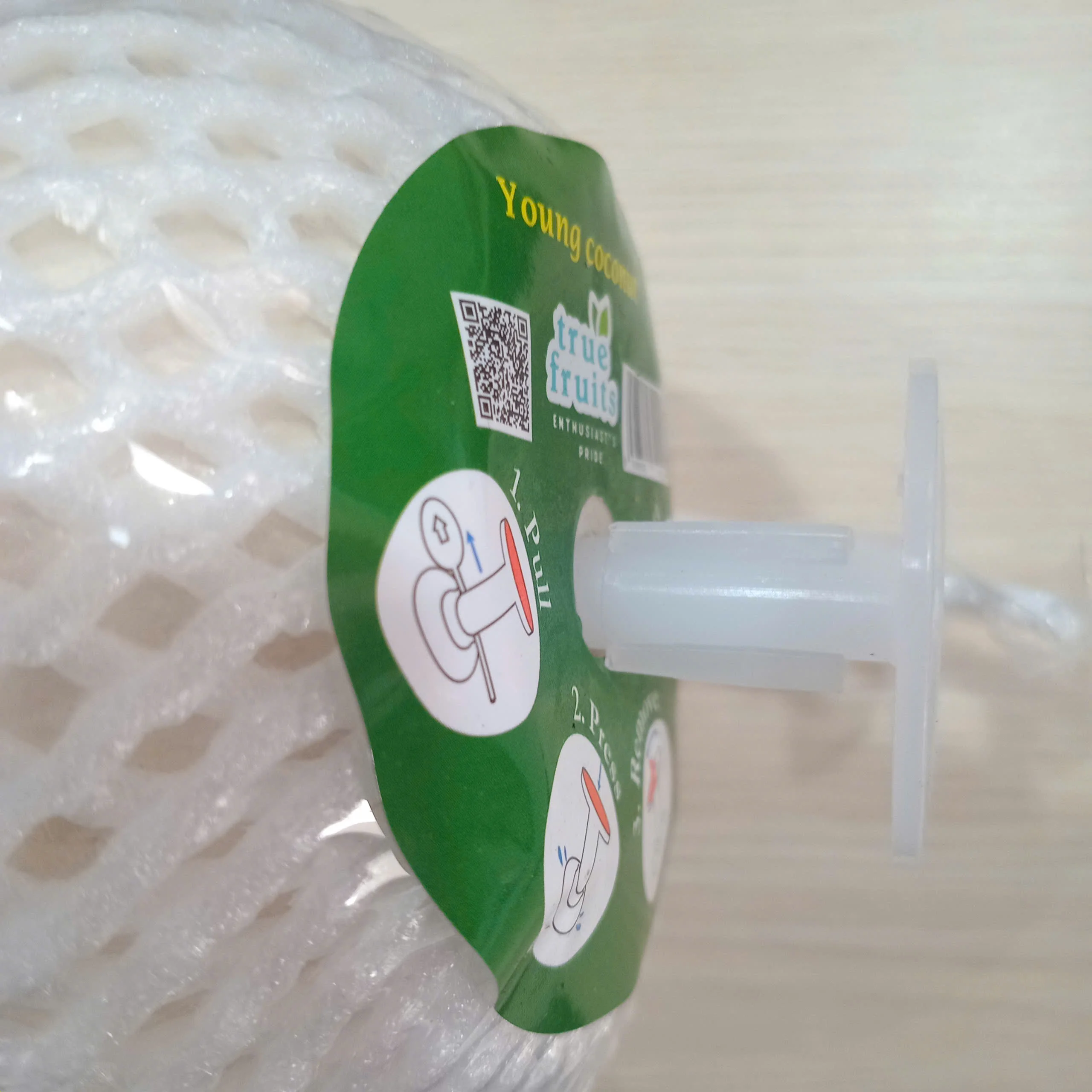Ready-to-Drink Fresh Young Coconuts From Vietnam Easy-Open Press Tropical Refreshment