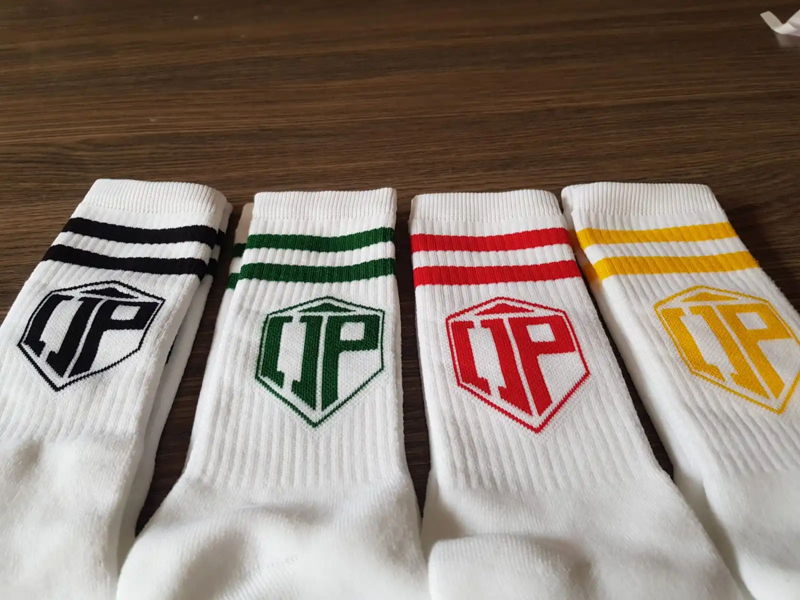 Custom Made Men Women Unisex Custom Logo Design Sports Casual Socks Grip Sock For Custom Sizes OEM Wholesale Premium Quality