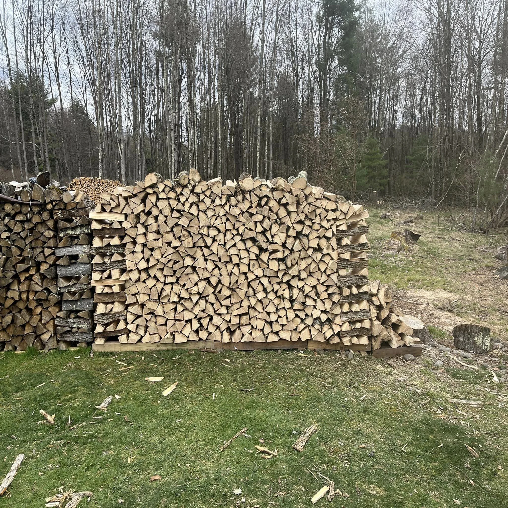 Dried ASH, OAK, BIRCH, BEECH Logs Large Crate Top Quality Kiln Dried Split Firewood / Beech Firewood/ KD firewood on pallet