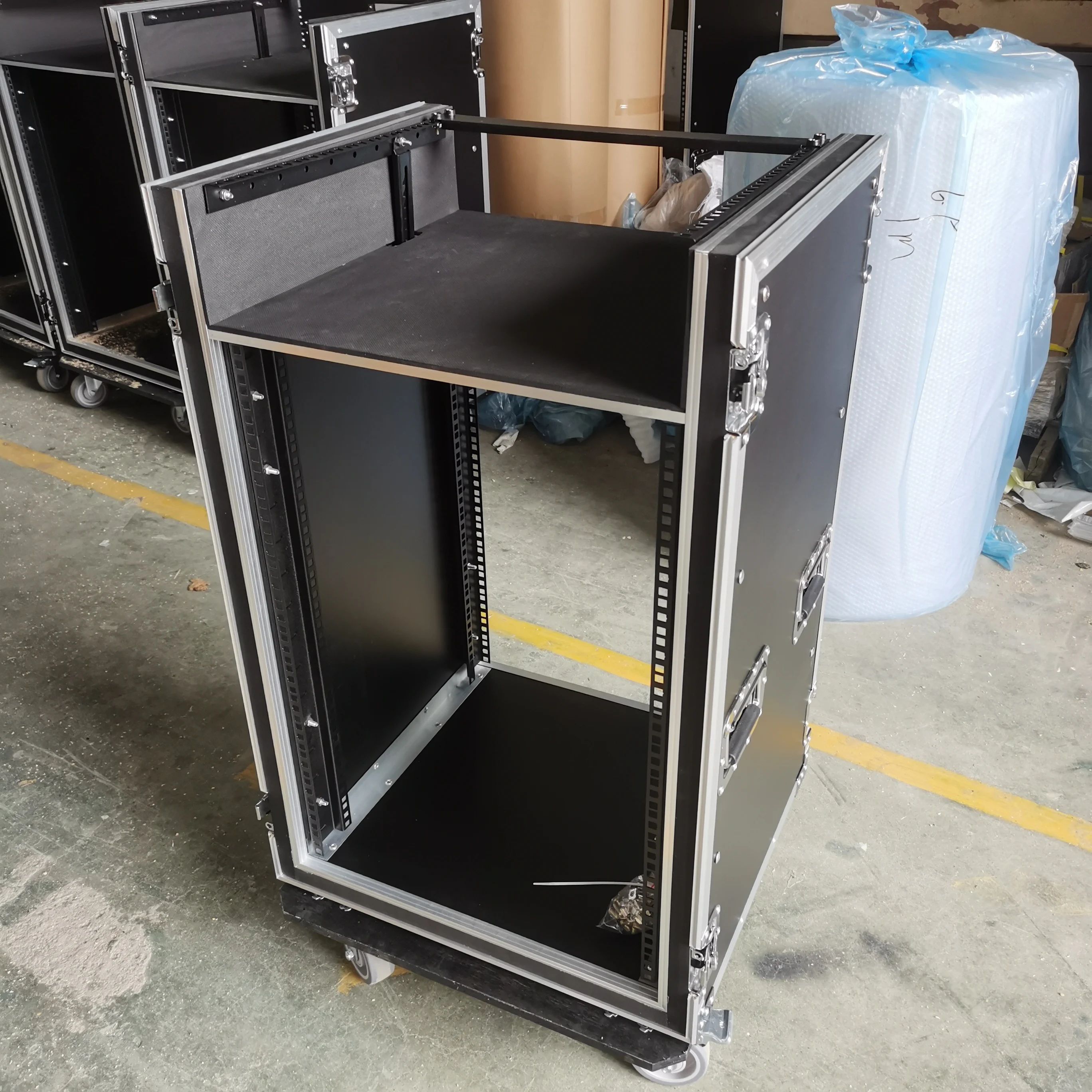 16U DJ Workstation Flight Case Rack with Side Tables