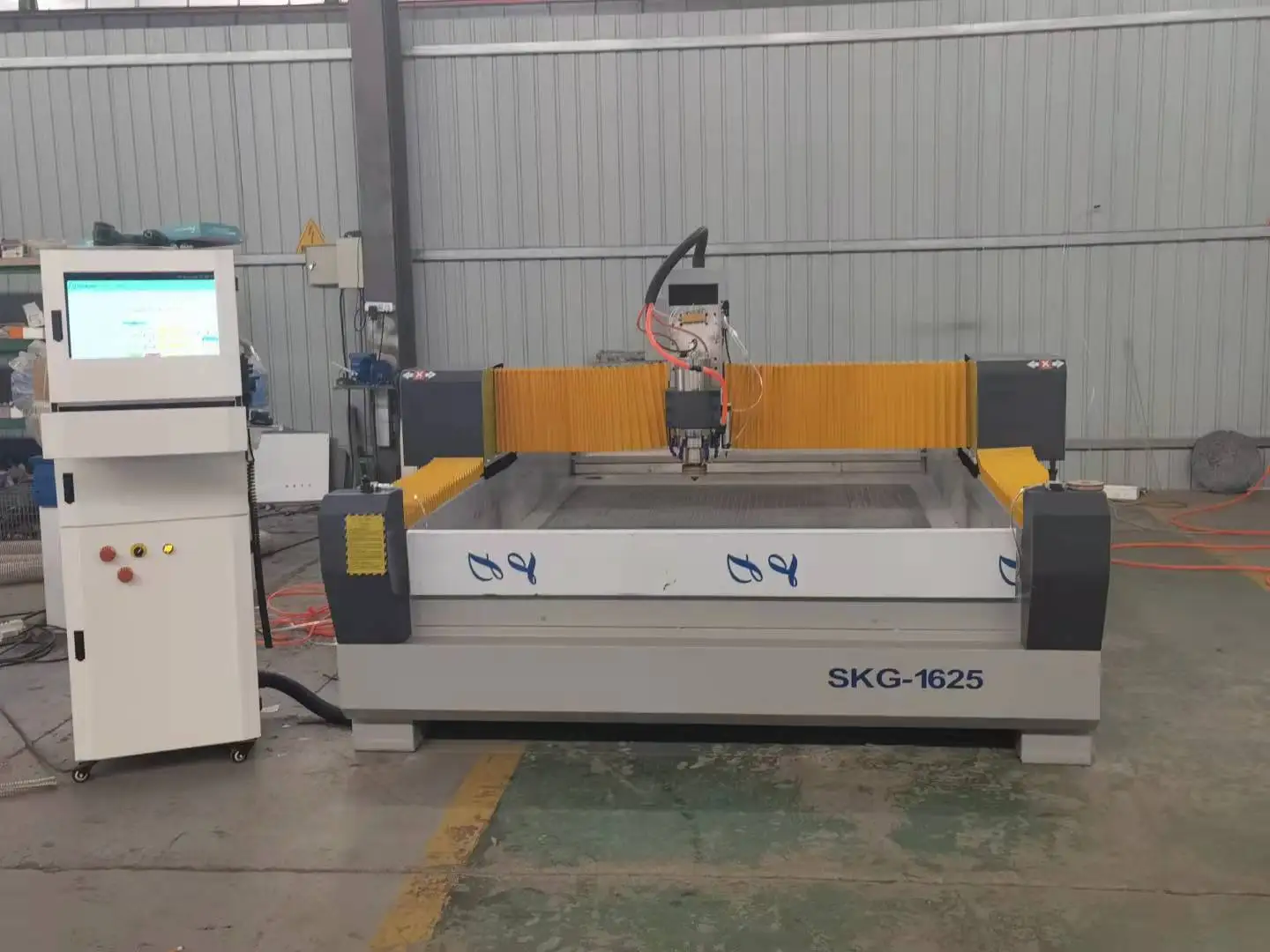 Автоматическое управление кругом cnc стеклянная окантовка и полировка канавки фрезерный сверлильный станок