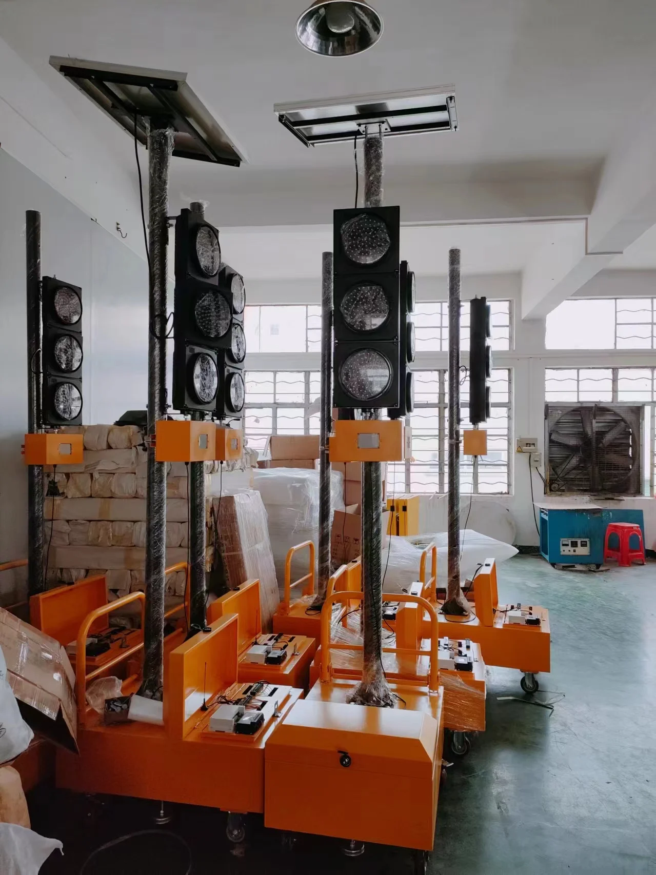 New Zealand Standard MPB 3200/3400/4000 LED Portable Traffic Lights Radar Detection 30w Solar Panel 20AH Lithium Battery