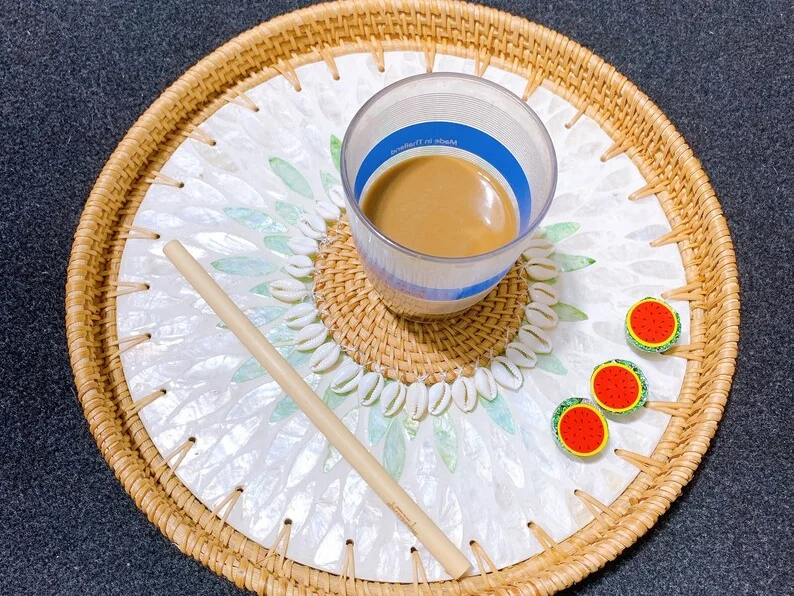 Handmade woven rattan coasters with shells, wicker coasters, natural handcrafted seagrass coasters hot sales 2024