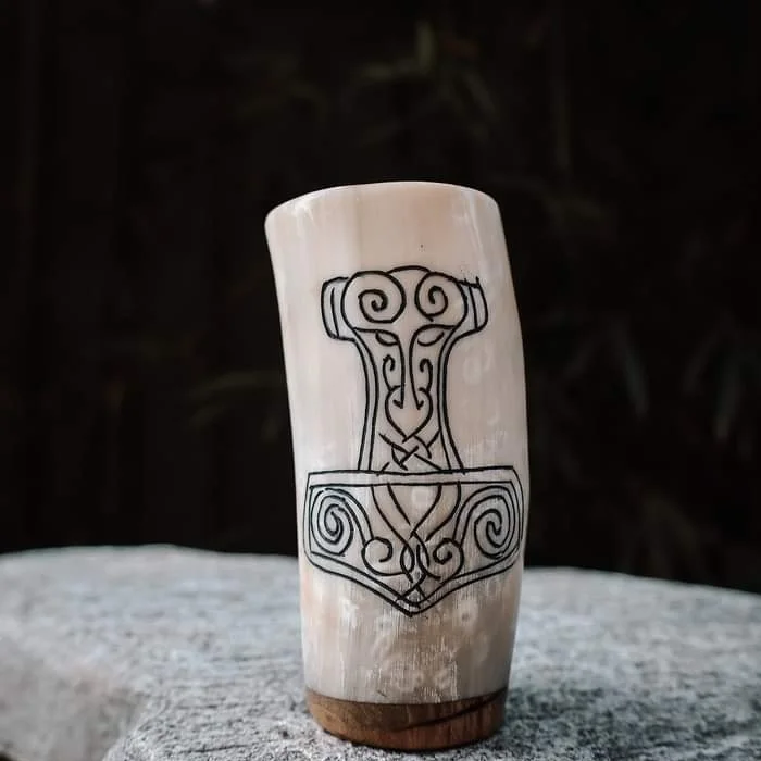 Export quality antique design handcrafted natural horn short glass for bear agate  drinking horn cup for bar from India.